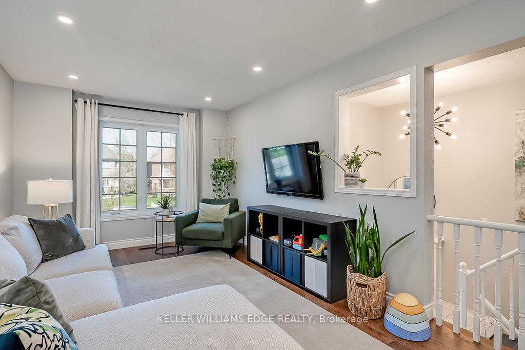 Photo 11 of 58 Laurendale Avenue, Hamilton, Waterdown — HOMEH