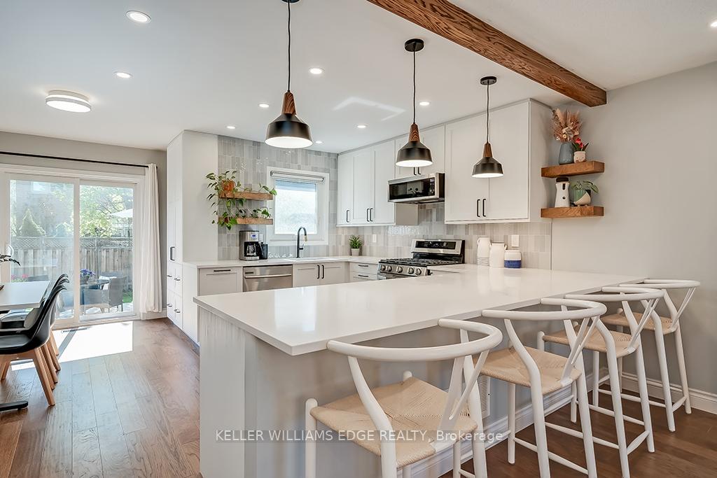 Photo 6 of 58 Laurendale Avenue, Hamilton, Waterdown — HOMEH