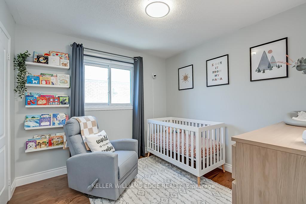 Photo 16 of 58 Laurendale Avenue, Hamilton, Waterdown — HOMEH
