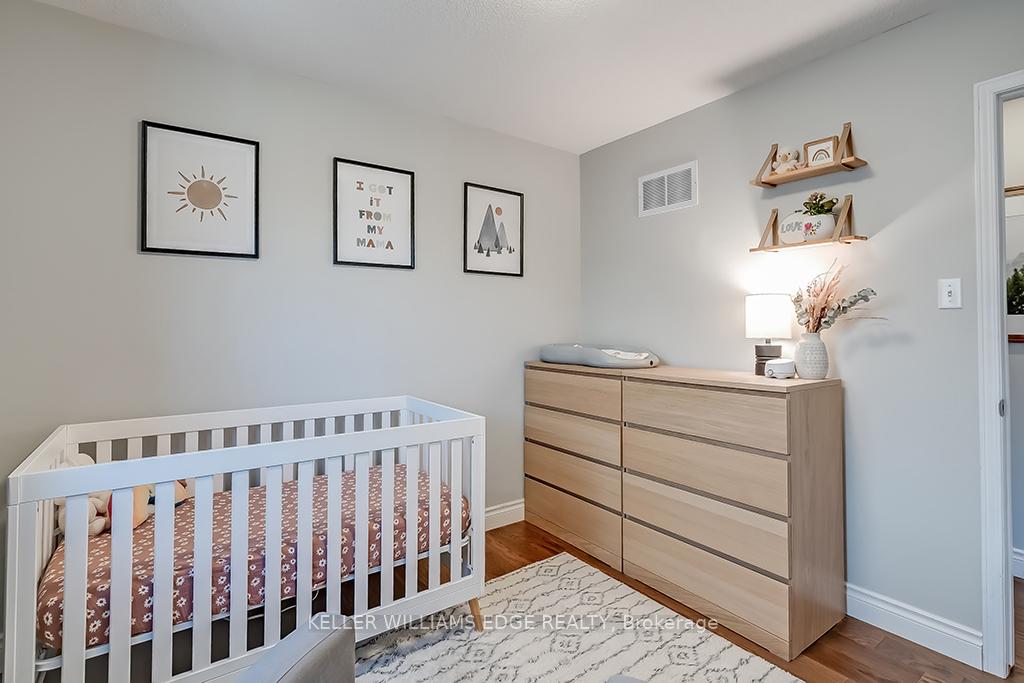 Photo 24 of 58 Laurendale Avenue, Hamilton, Waterdown — HOMEH