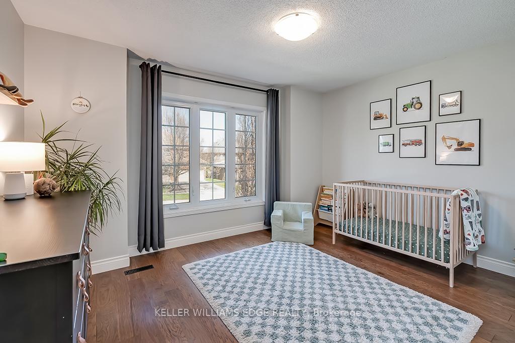 Photo 21 of 58 Laurendale Avenue, Hamilton, Waterdown — HOMEH