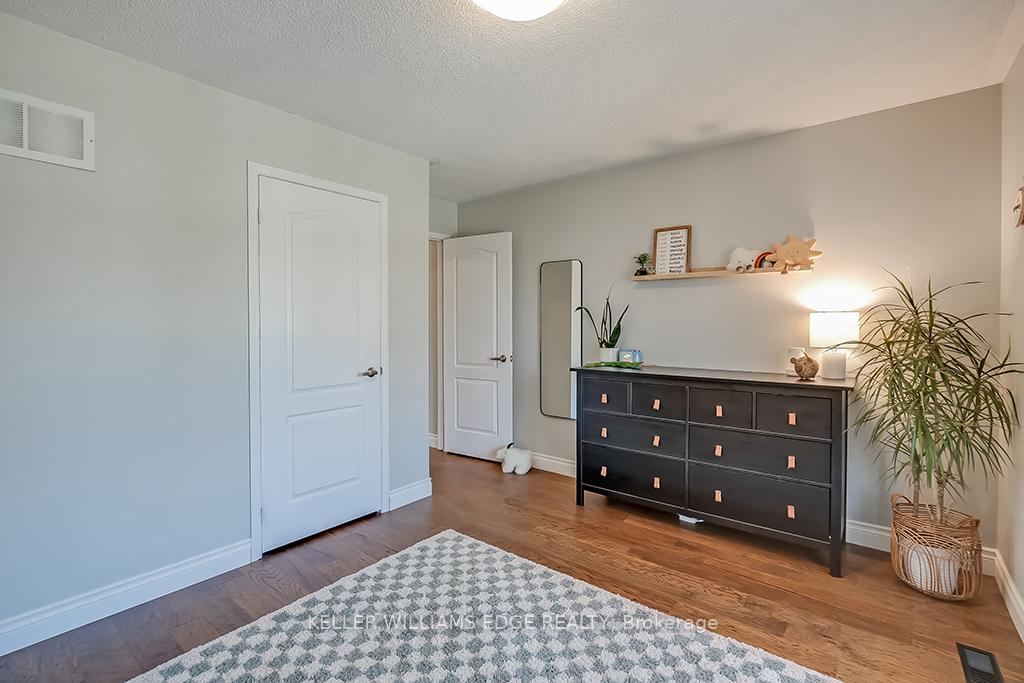Photo 27 of 58 Laurendale Avenue, Hamilton, Waterdown — HOMEH