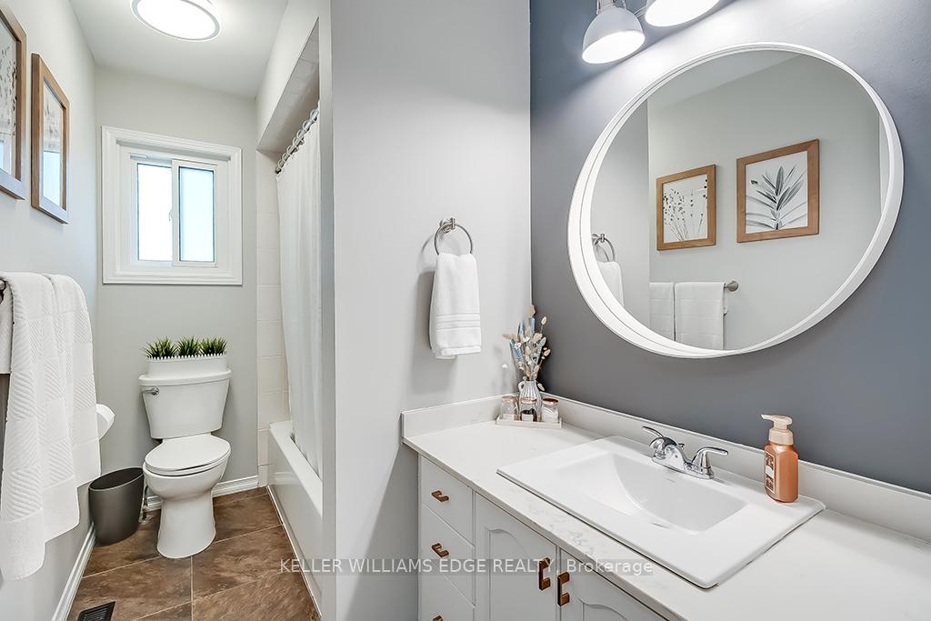 Photo 32 of 58 Laurendale Avenue, Hamilton, Waterdown — HOMEH