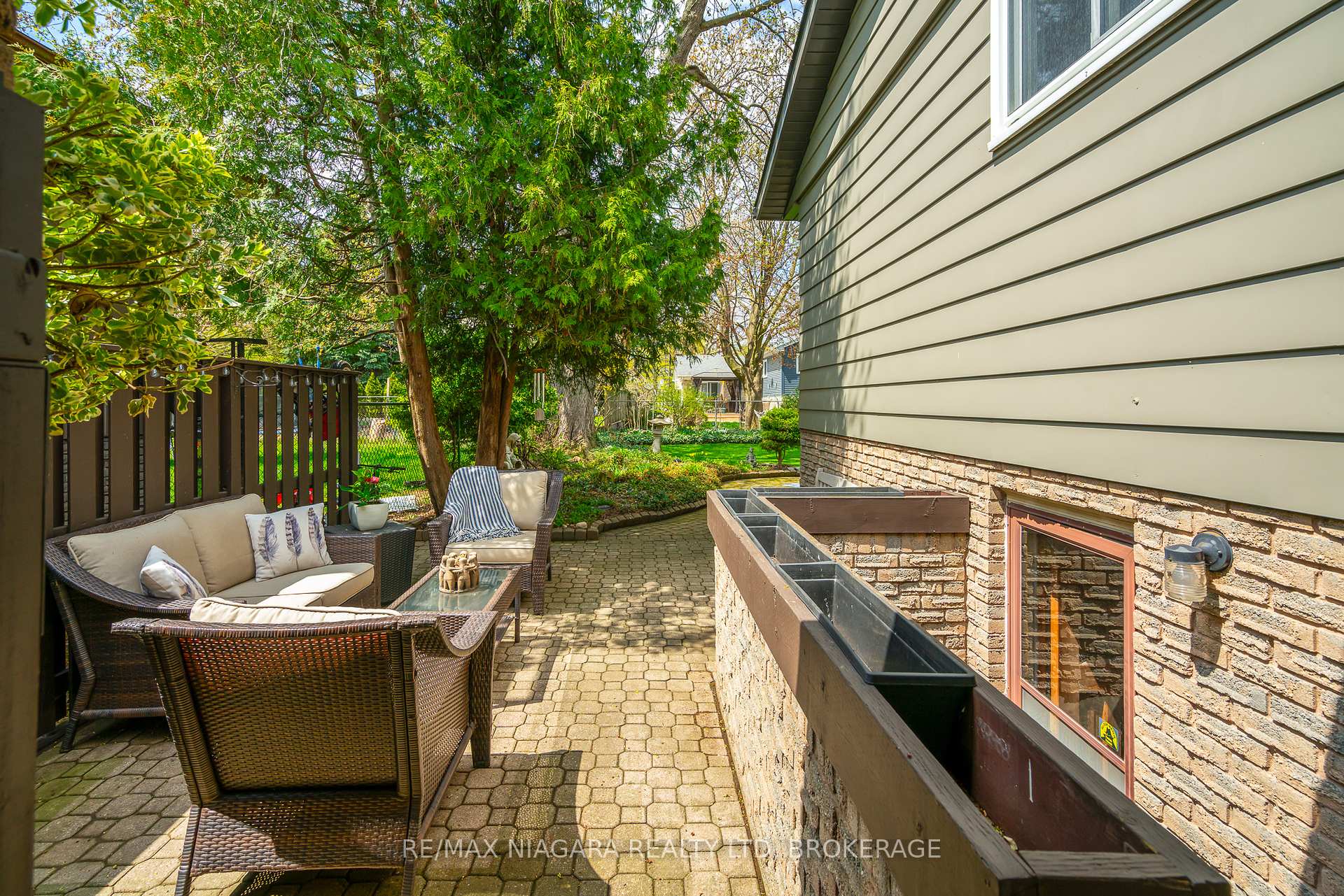 Photo 12 of 9 Shoreline Drive, St. Catharines, Lakeshore — HOMEH