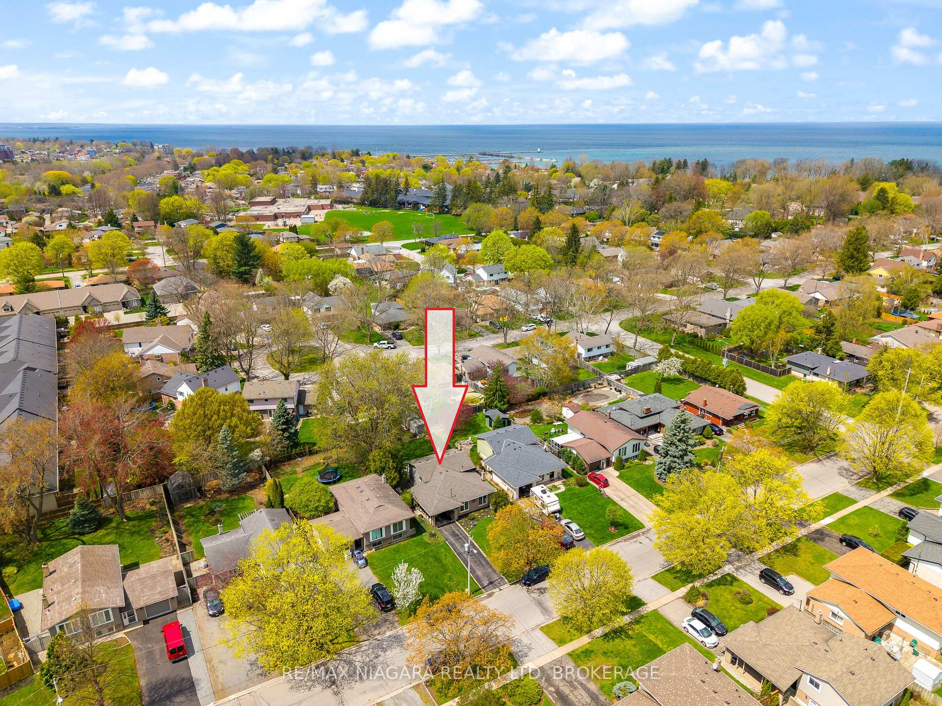 Photo 13 of 9 Shoreline Drive, St. Catharines, Lakeshore — HOMEH