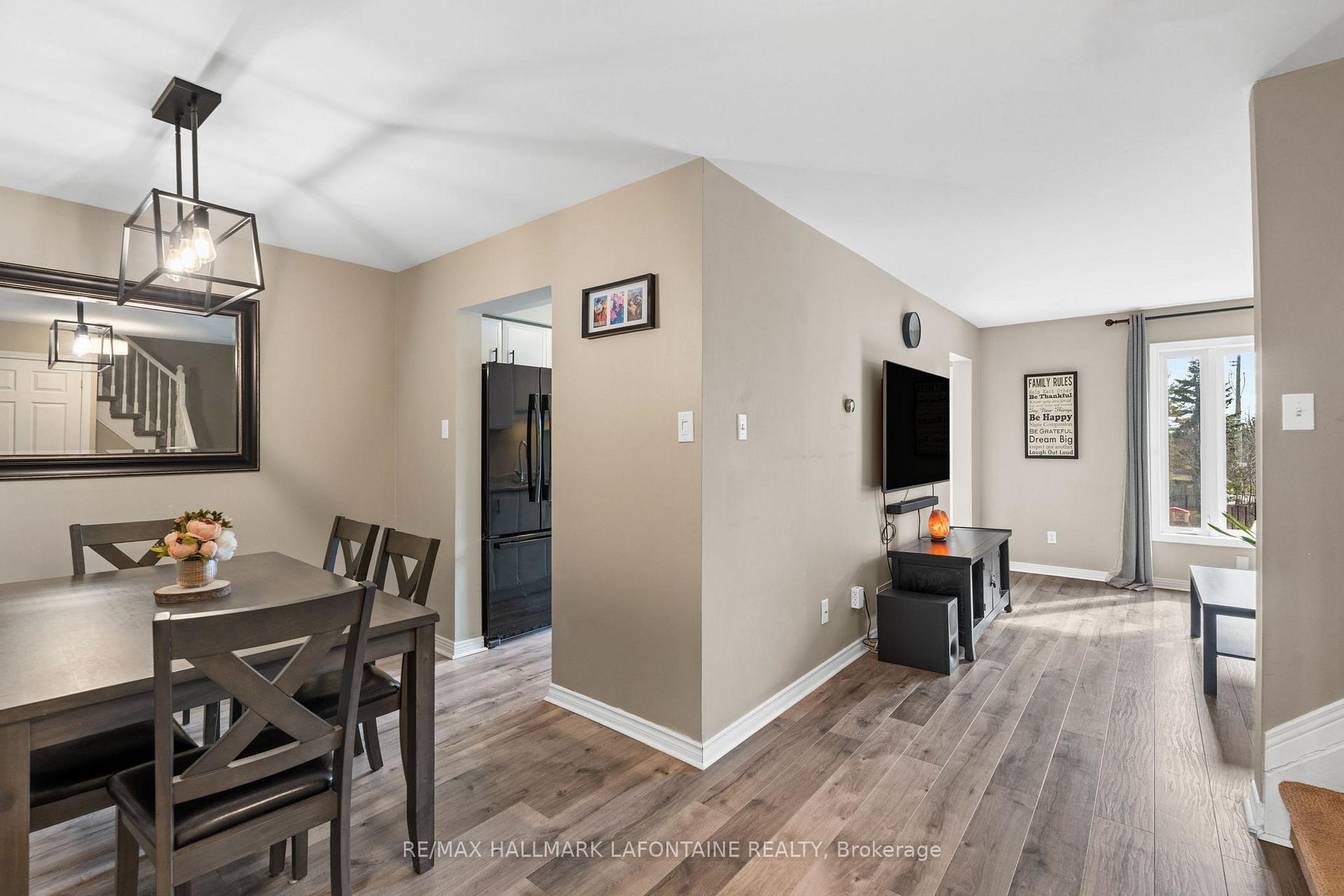 Photo 2 of 23 Kathleen Crescent, Ottawa, Stittsville (Central) — HOMEH