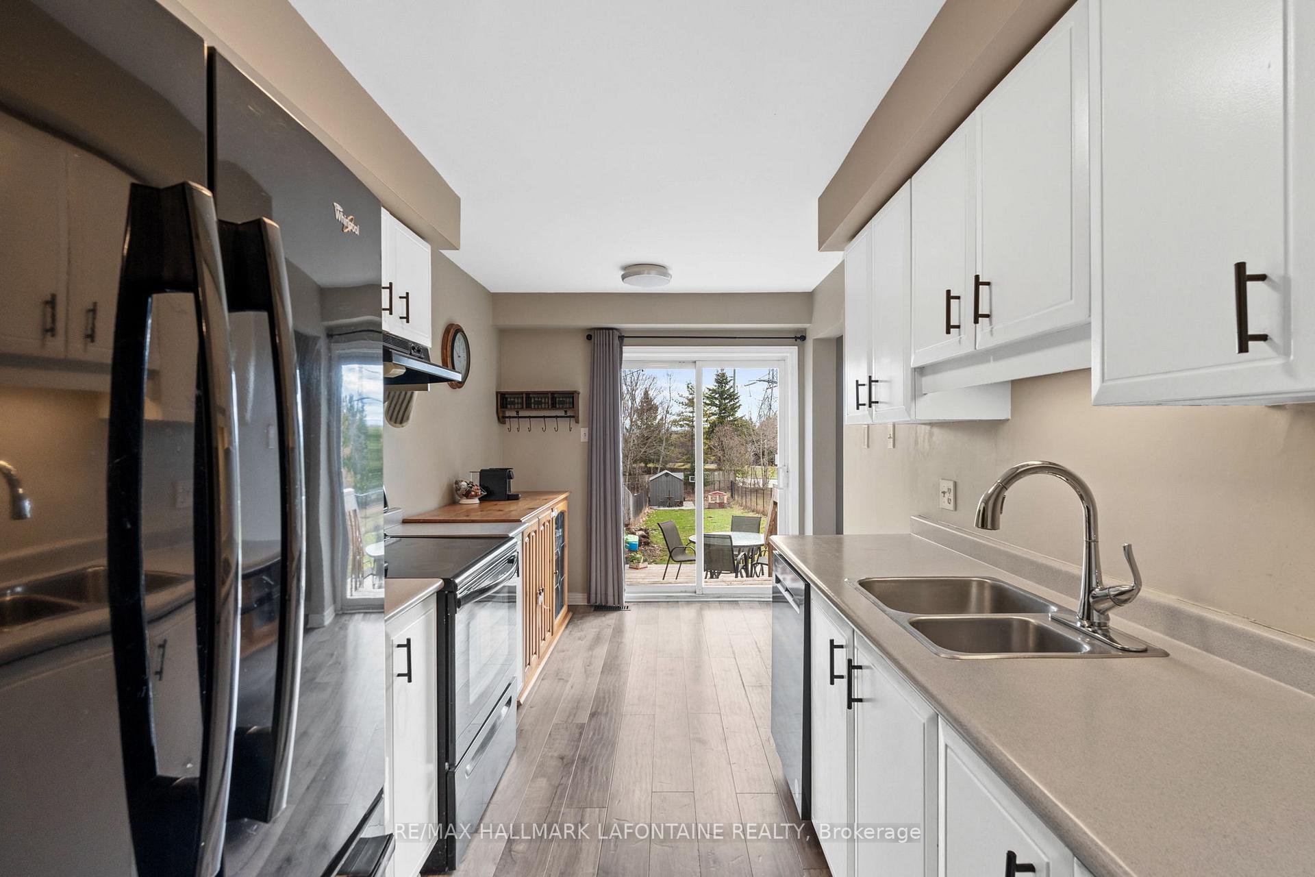 Photo 8 of 23 Kathleen Crescent, Ottawa, Stittsville (Central) — HOMEH