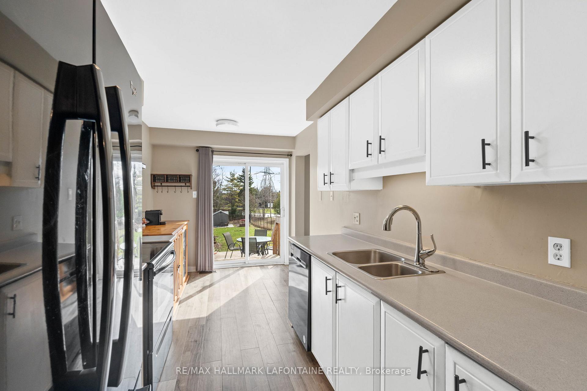 Photo 18 of 23 Kathleen Crescent, Ottawa, Stittsville (Central) — HOMEH
