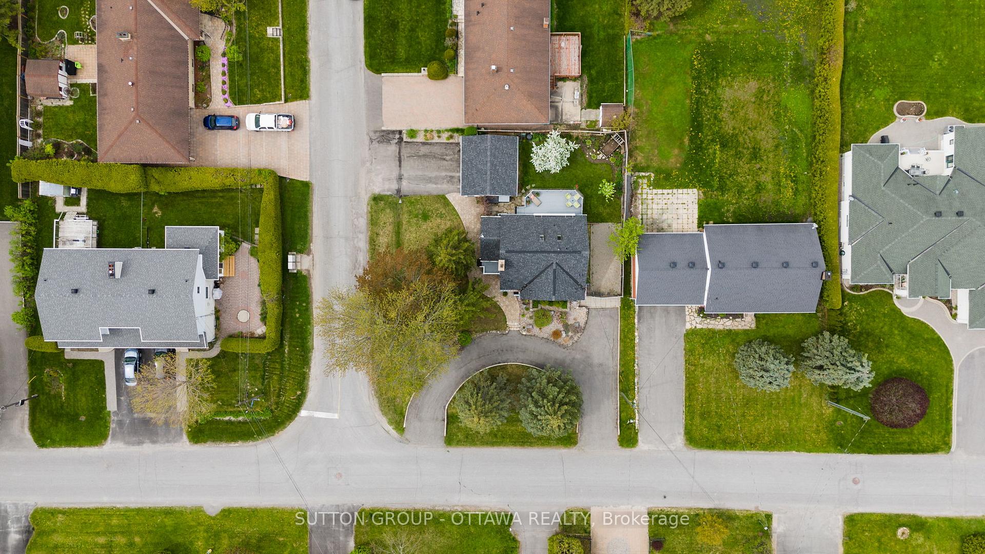 Photo 35 of 41 Argue Drive E, Ottawa, Borden Farm/Stewart Farm/Carleton Heights/Parkwood Hills — HOMEH