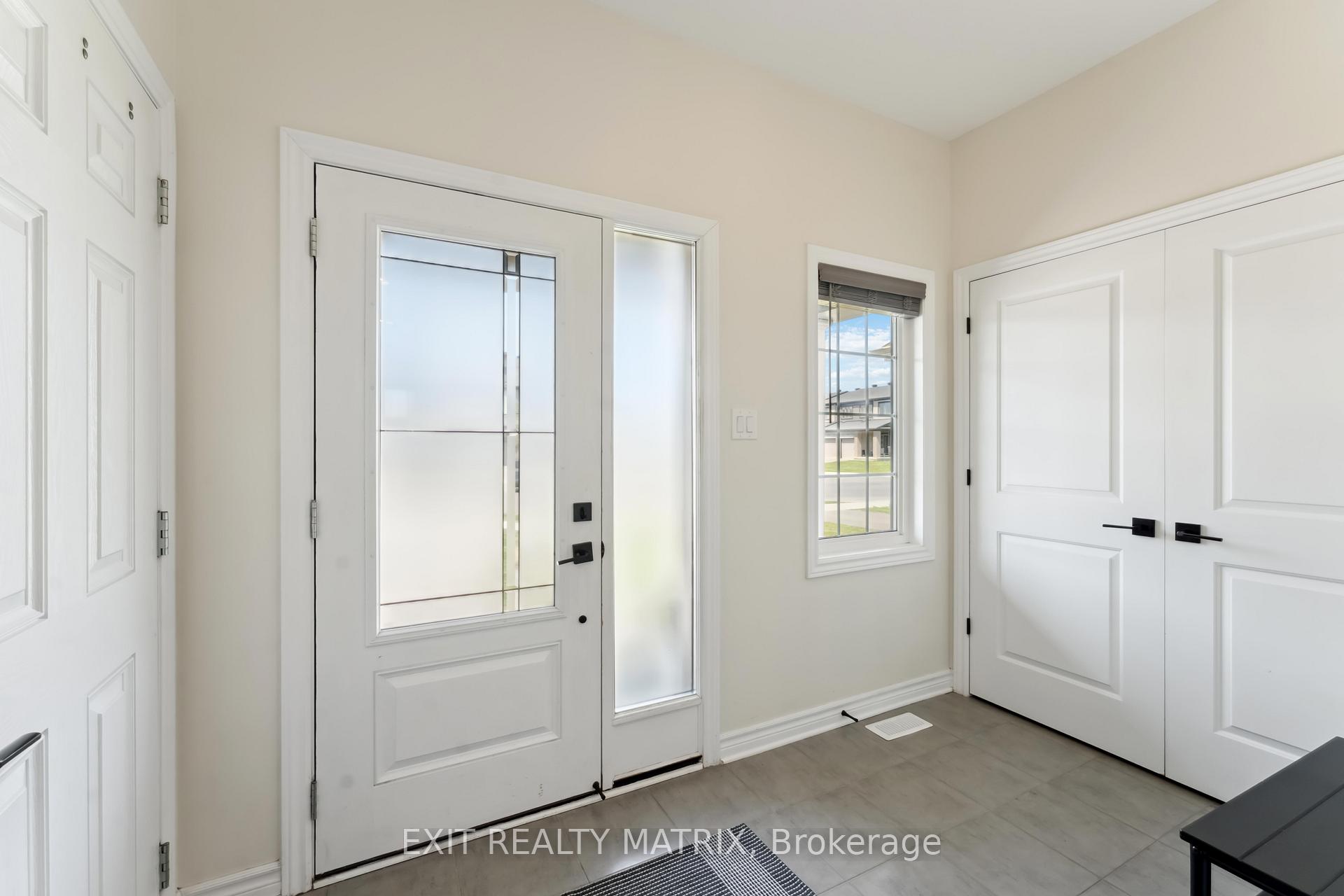 Photo 3 of 692 Decoeur Drive, Ottawa, Avalon West — HOMEH