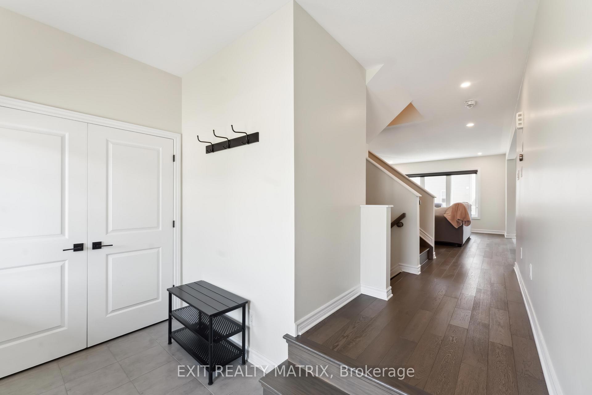 Photo 4 of 692 Decoeur Drive, Ottawa, Avalon West — HOMEH