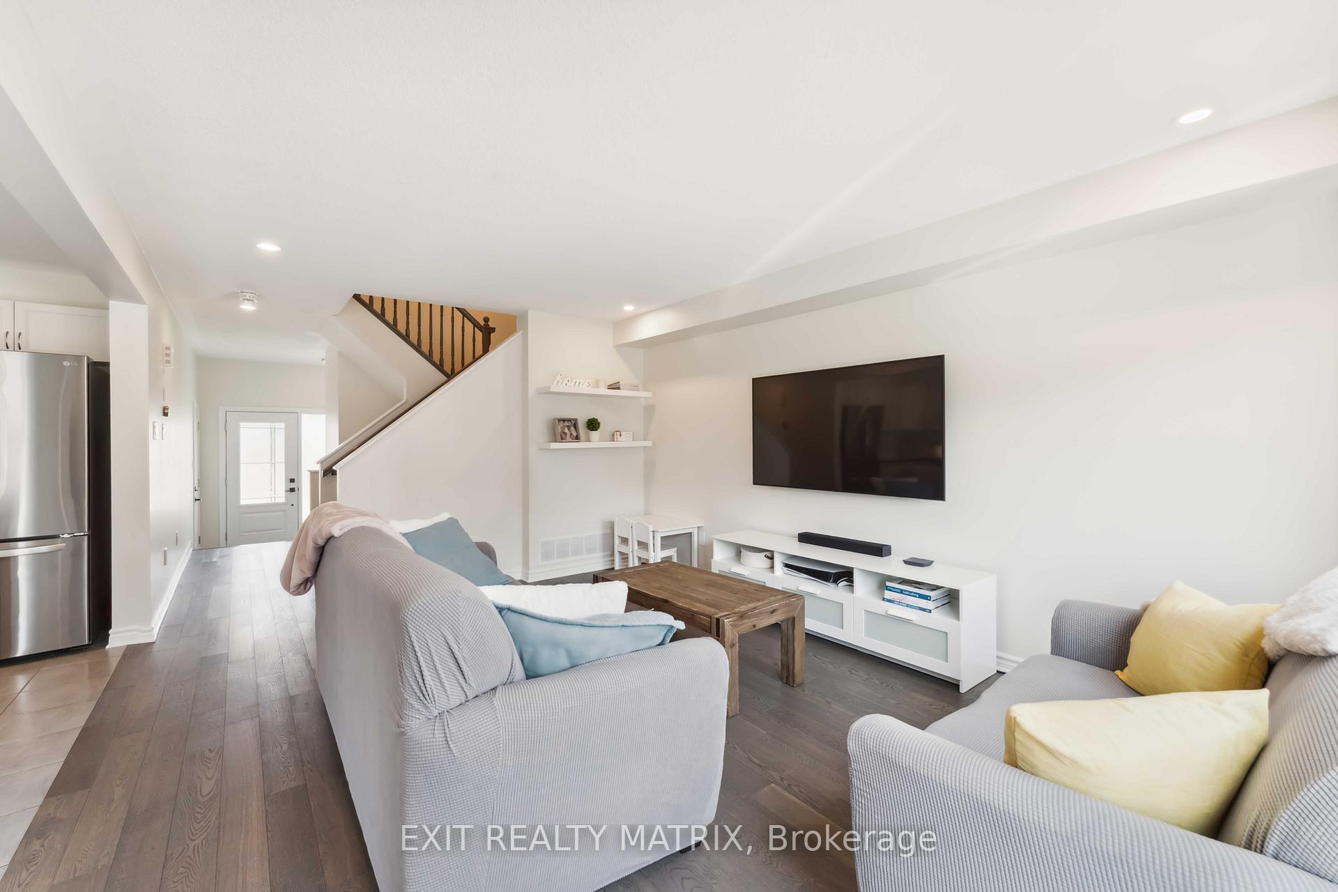 Photo 12 of 692 Decoeur Drive, Ottawa, Avalon West — HOMEH