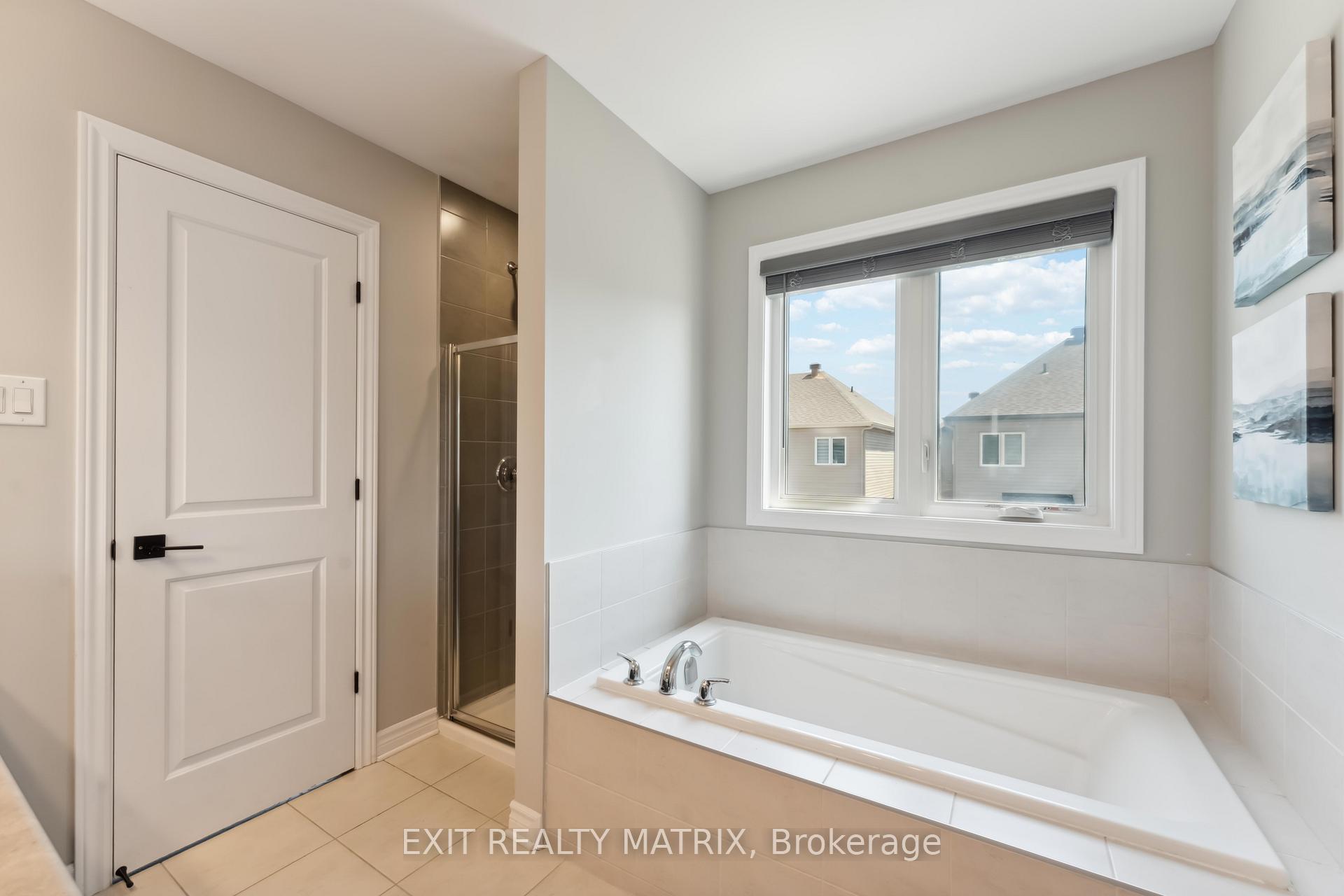 Photo 19 of 692 Decoeur Drive, Ottawa, Avalon West — HOMEH