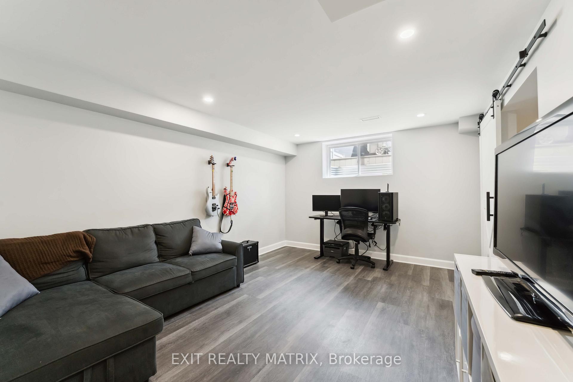 Photo 33 of 692 Decoeur Drive, Ottawa, Avalon West — HOMEH