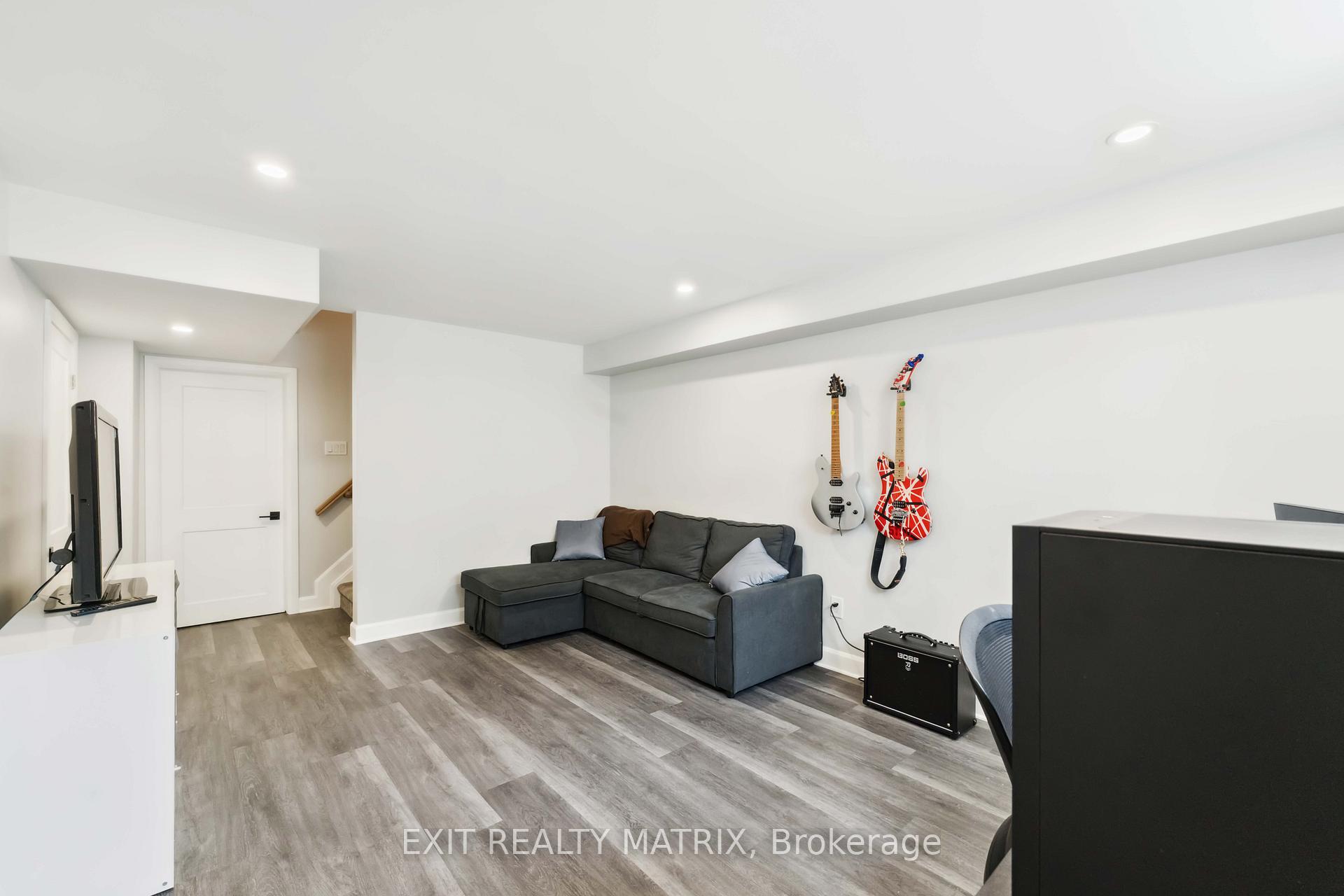 Photo 31 of 692 Decoeur Drive, Ottawa, Avalon West — HOMEH
