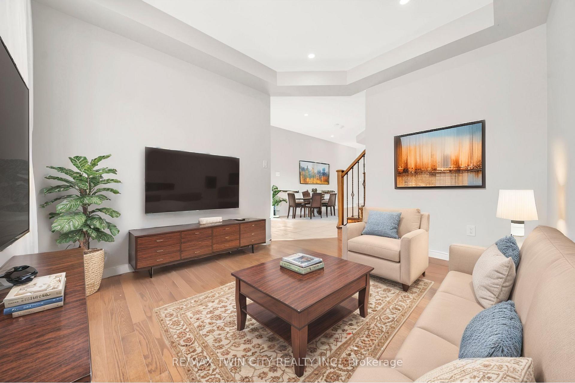 Photo 5 of 252 Shady Glen Crescent, Kitchener, Rosenburg — HOMEH