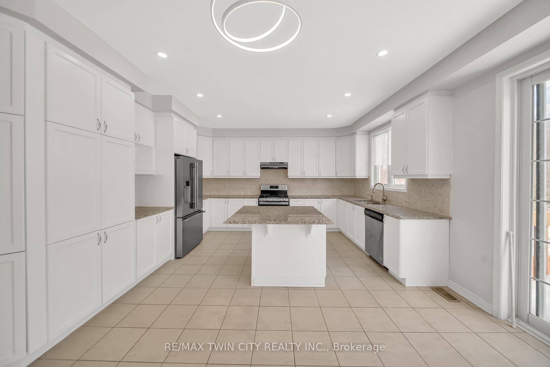 Photo 21 of 252 Shady Glen Crescent, Kitchener, Rosenburg — HOMEH
