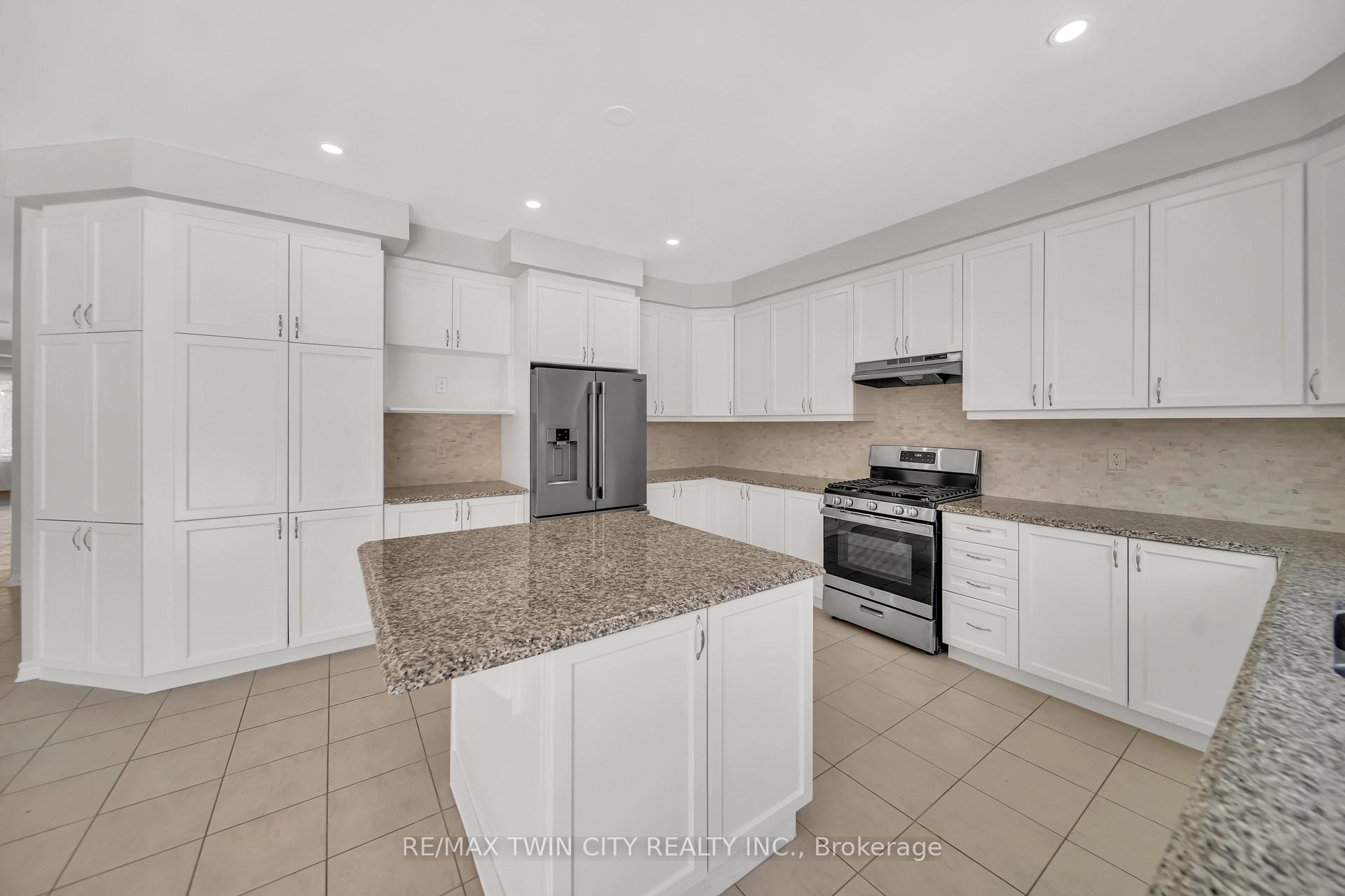 Photo 24 of 252 Shady Glen Crescent, Kitchener, Rosenburg — HOMEH