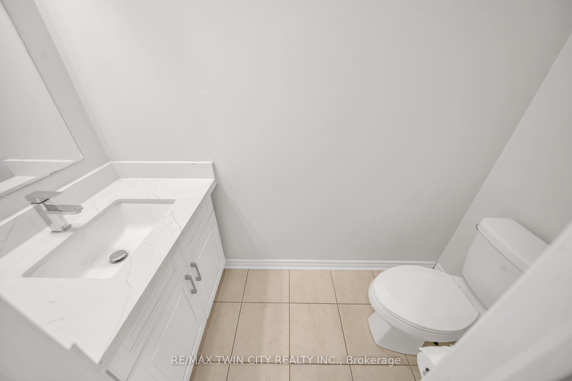 Photo 4 of 252 Shady Glen Crescent, Kitchener, Rosenburg — HOMEH