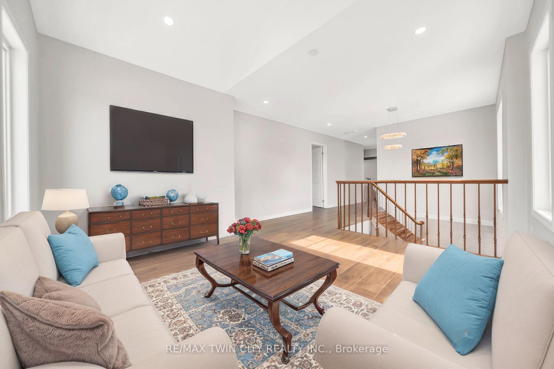 Photo 17 of 252 Shady Glen Crescent, Kitchener, Rosenburg — HOMEH