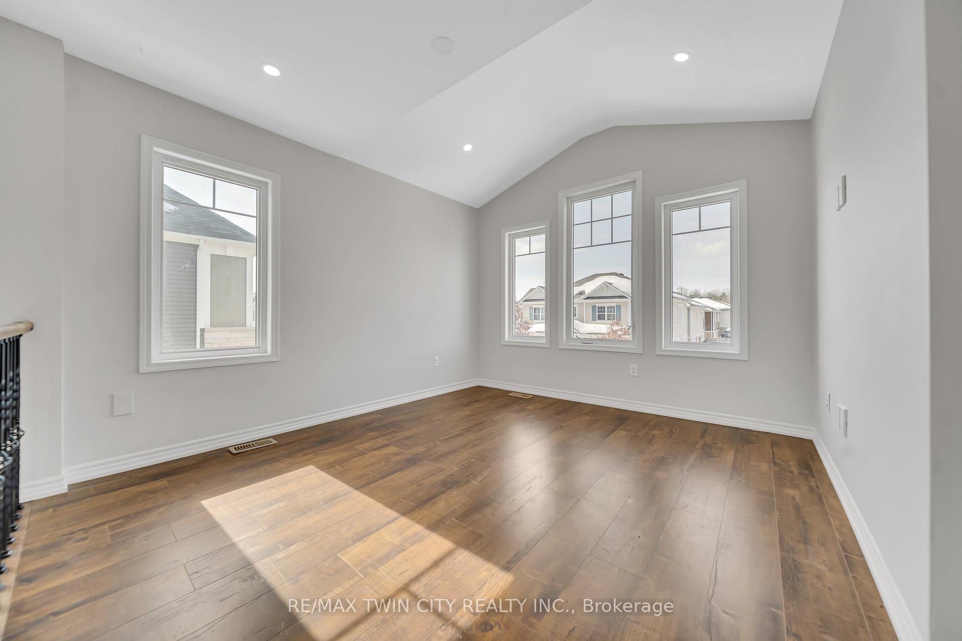Photo 8 of 252 Shady Glen Crescent, Kitchener, Rosenburg — HOMEH