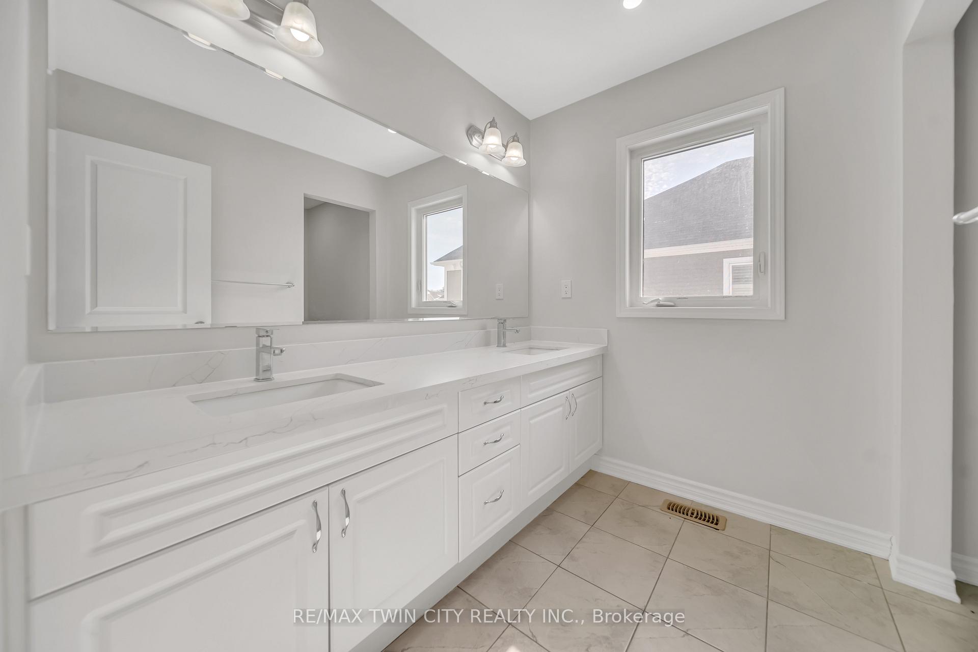 Photo 12 of 252 Shady Glen Crescent, Kitchener, Rosenburg — HOMEH