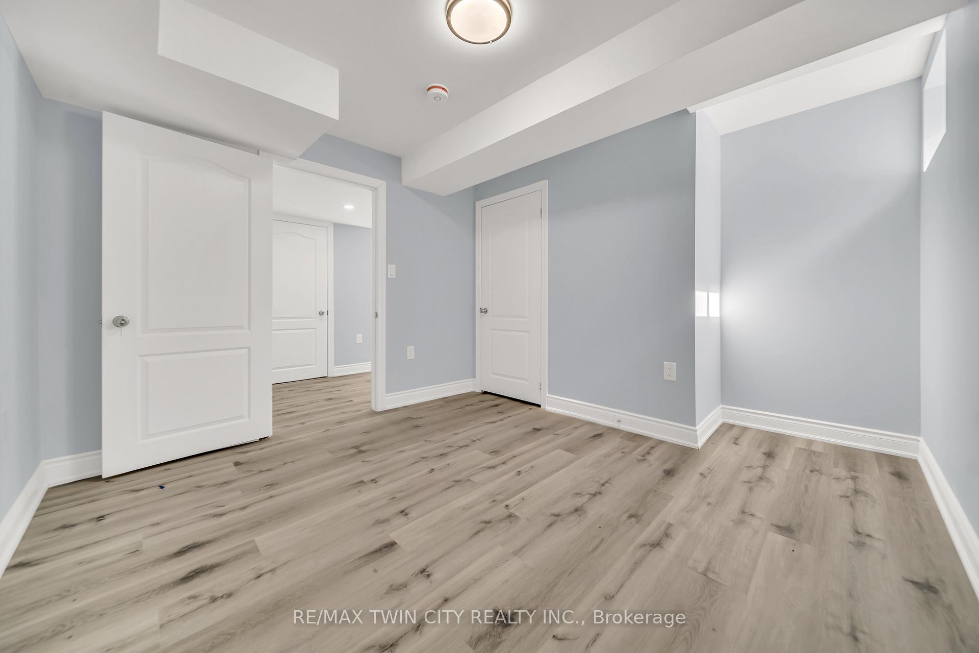 Photo 34 of 252 Shady Glen Crescent, Kitchener, Rosenburg — HOMEH