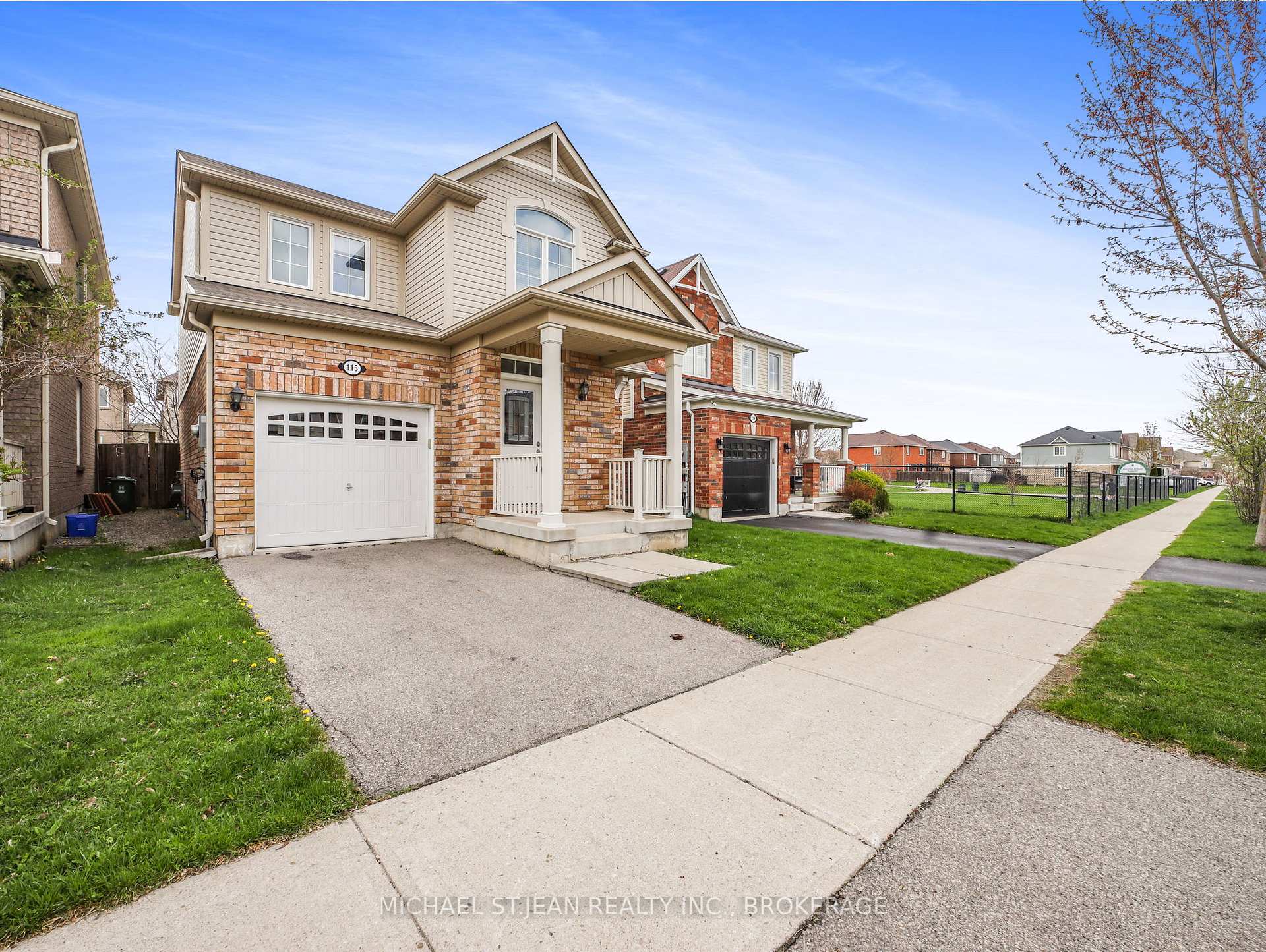 Photo 13 of 115 Emick Drive, Hamilton, Ancaster — HOMEH