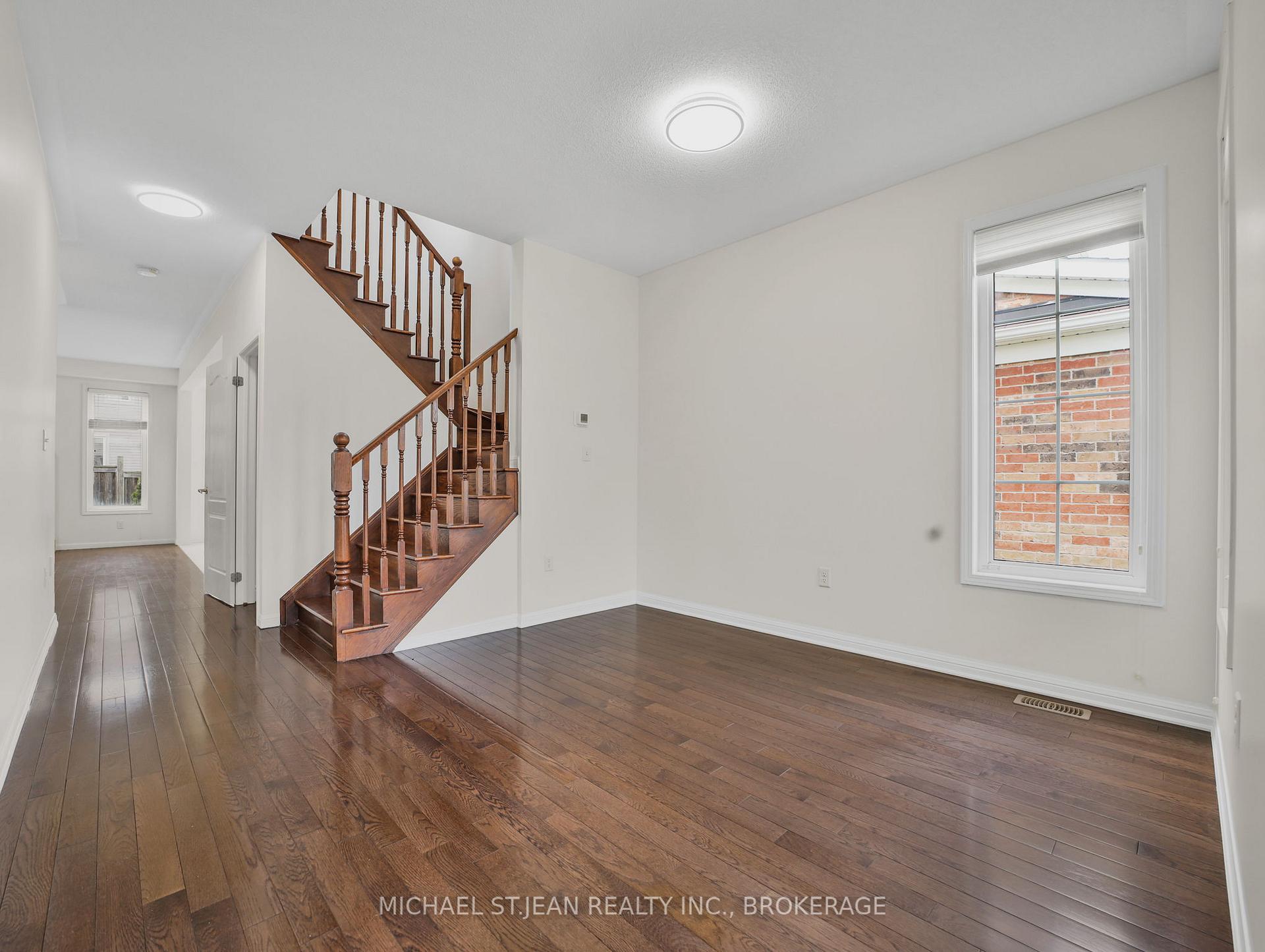 Photo 21 of 115 Emick Drive, Hamilton, Ancaster — HOMEH