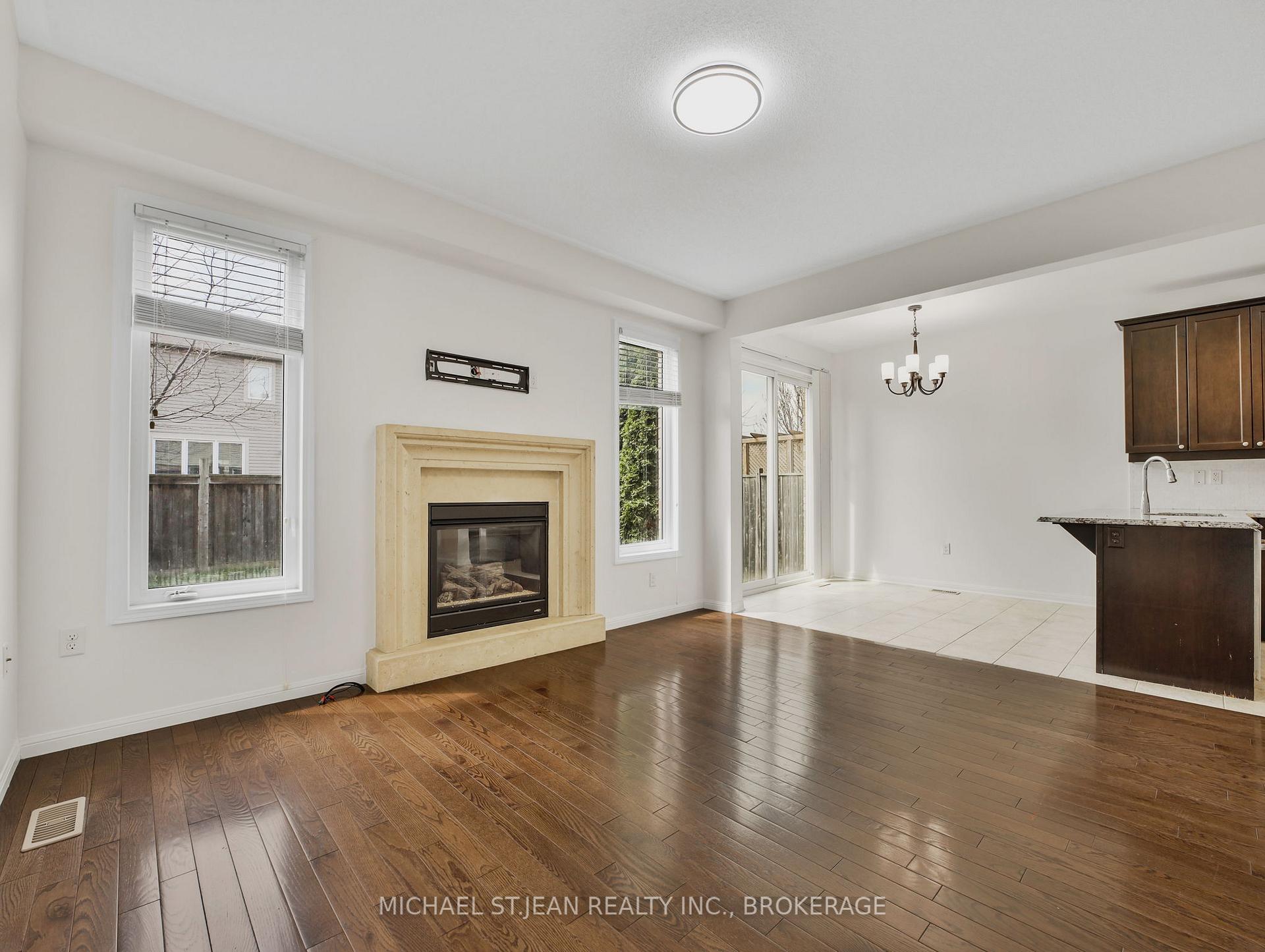 Photo 16 of 115 Emick Drive, Hamilton, Ancaster — HOMEH