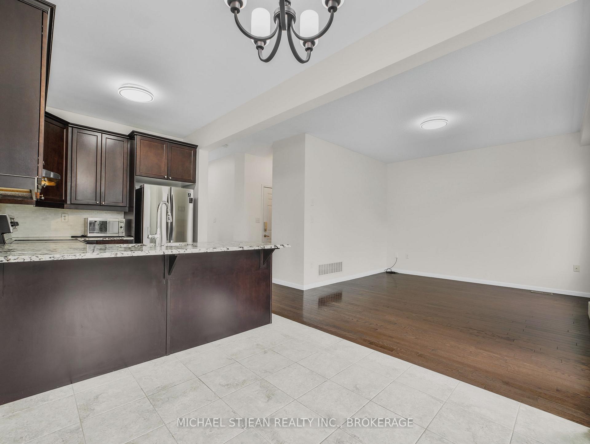 Photo 23 of 115 Emick Drive, Hamilton, Ancaster — HOMEH