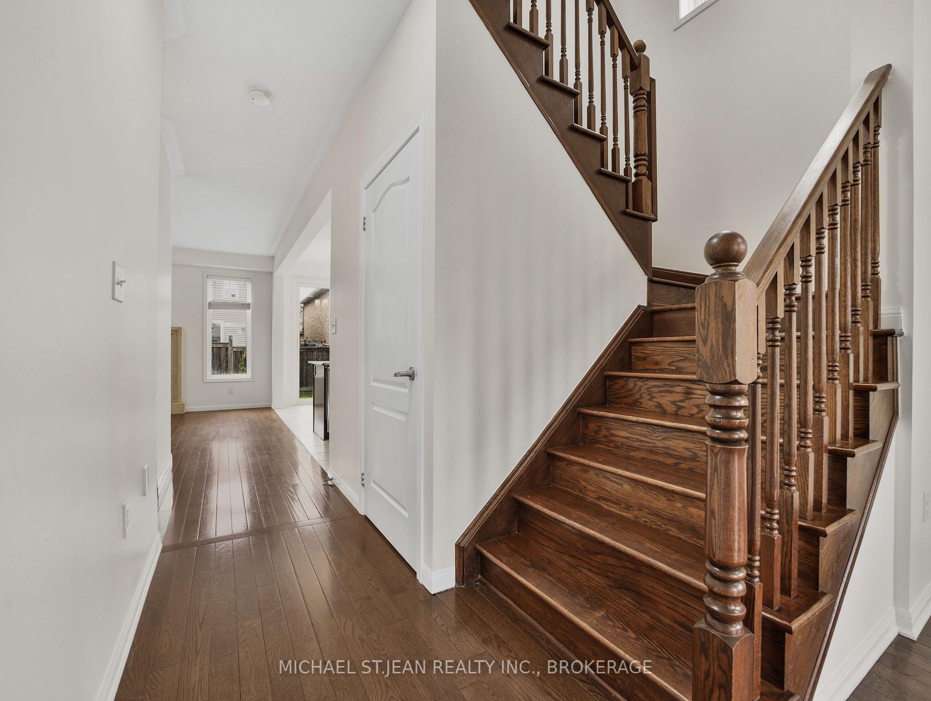 Photo 18 of 115 Emick Drive, Hamilton, Ancaster — HOMEH