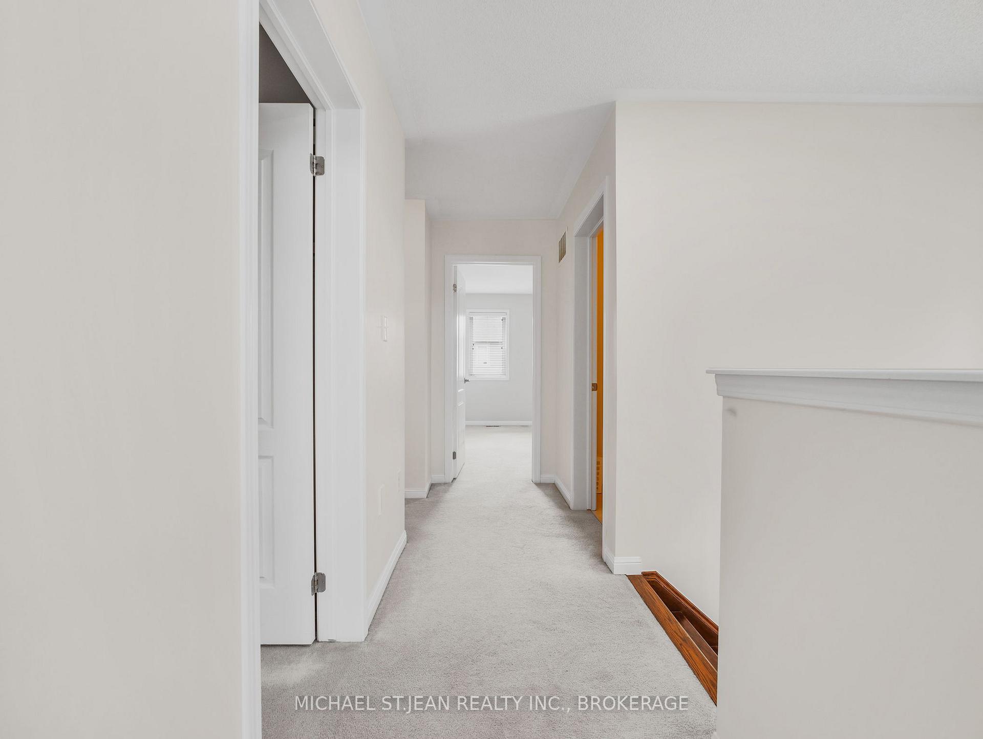 Photo 11 of 115 Emick Drive, Hamilton, Ancaster — HOMEH