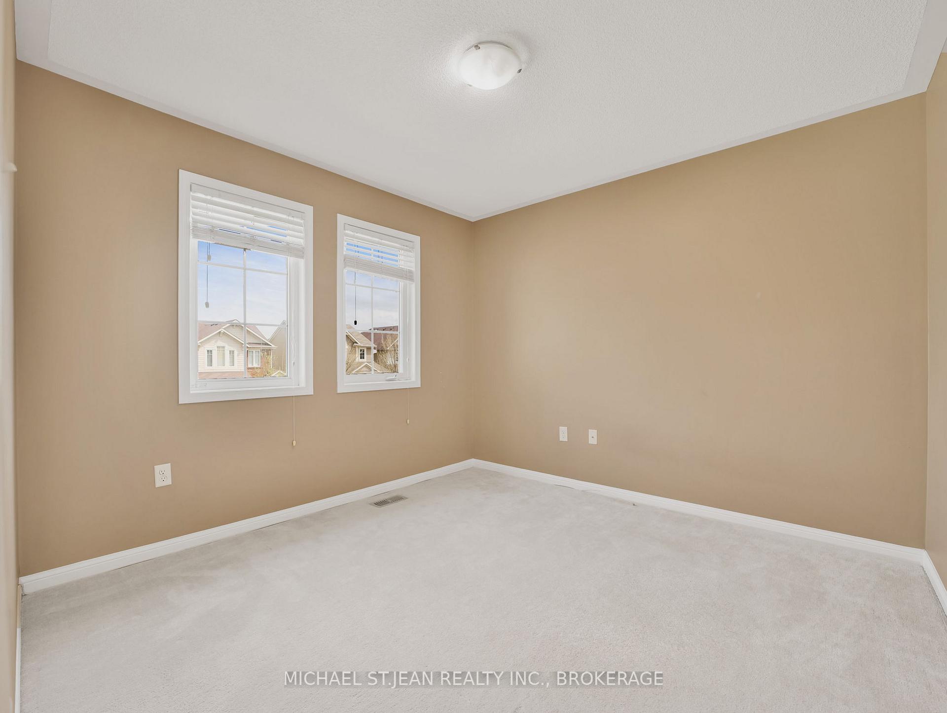 Photo 10 of 115 Emick Drive, Hamilton, Ancaster — HOMEH