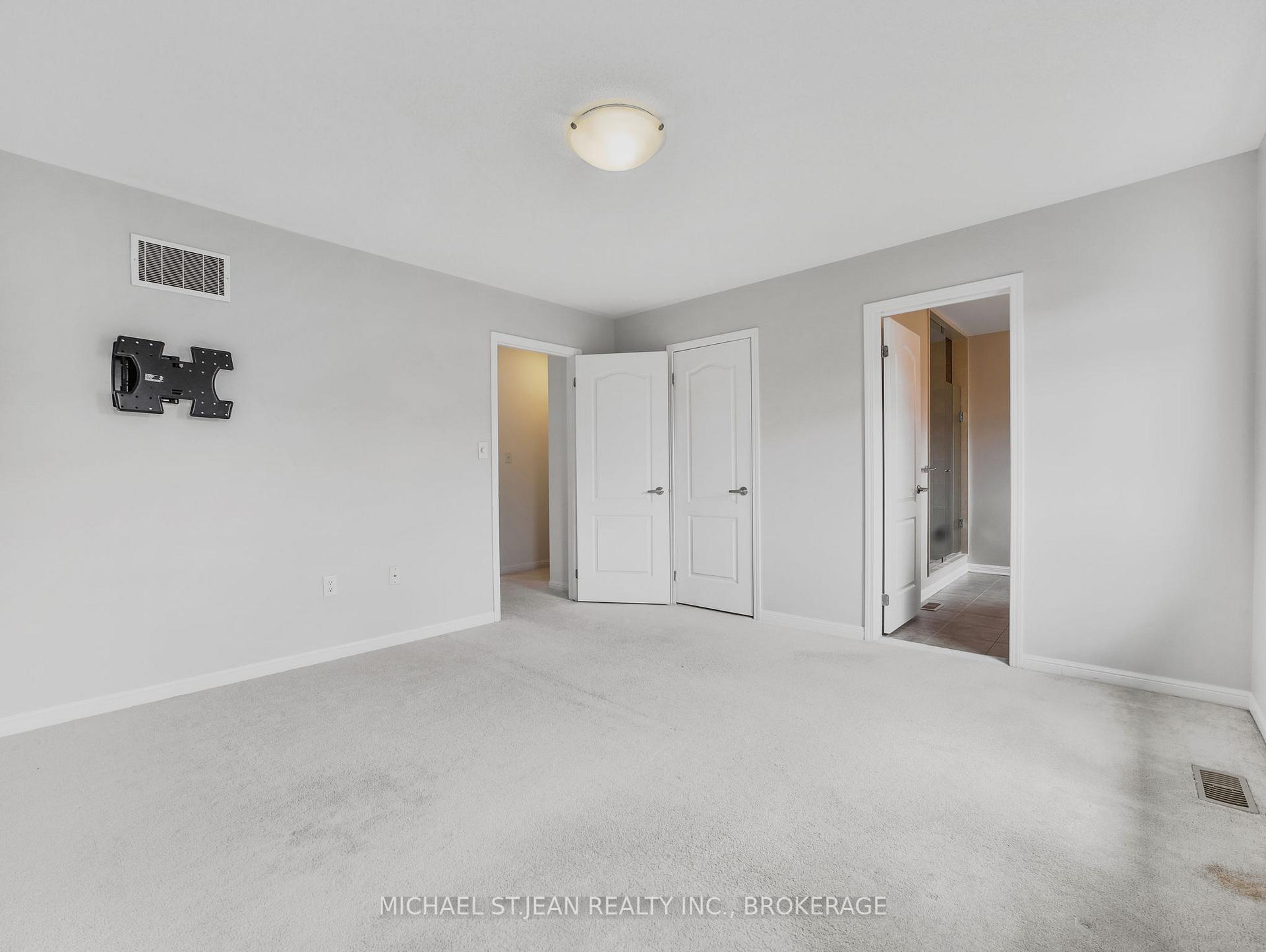 Photo 7 of 115 Emick Drive, Hamilton, Ancaster — HOMEH