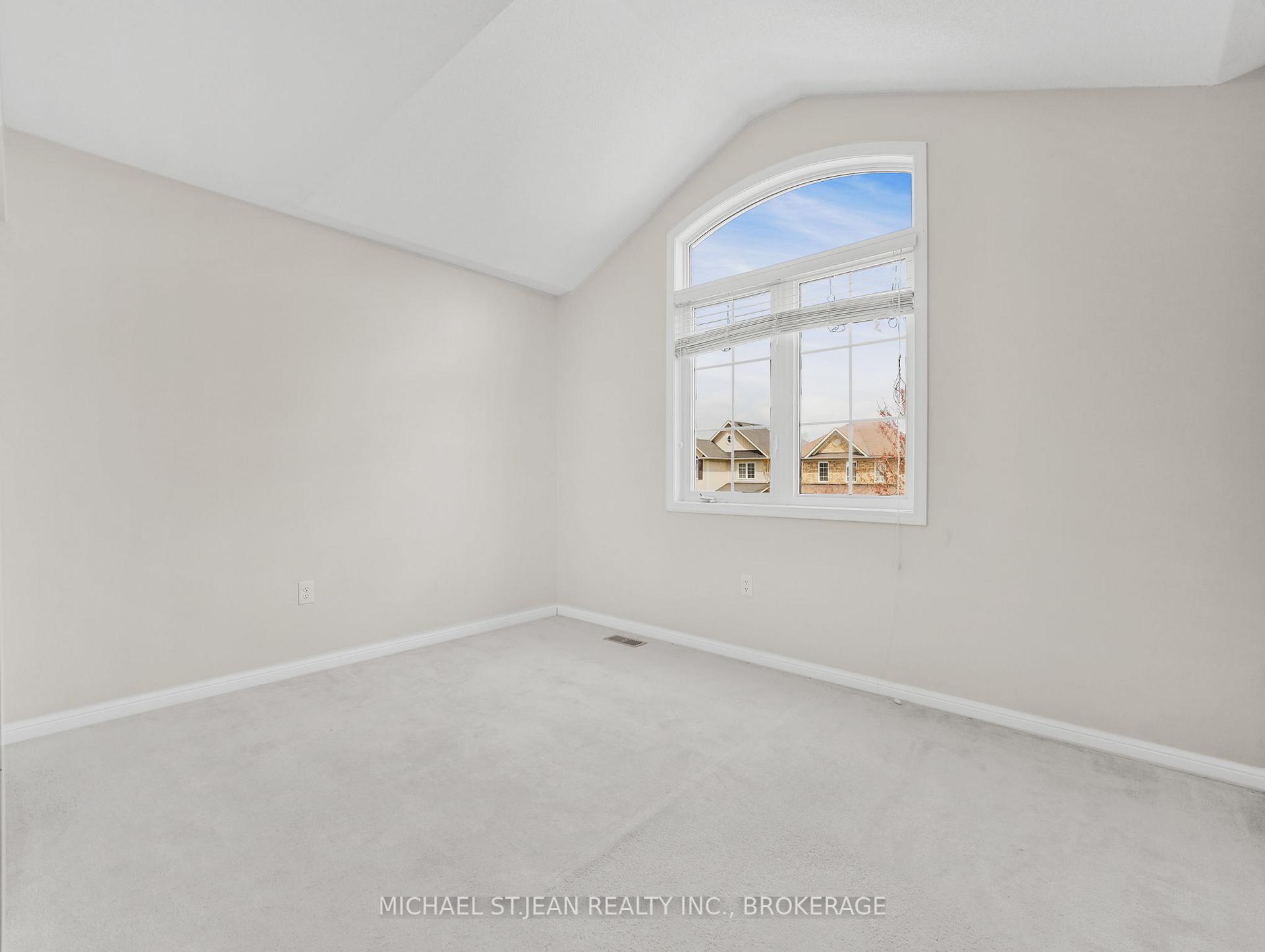 Photo 15 of 115 Emick Drive, Hamilton, Ancaster — HOMEH