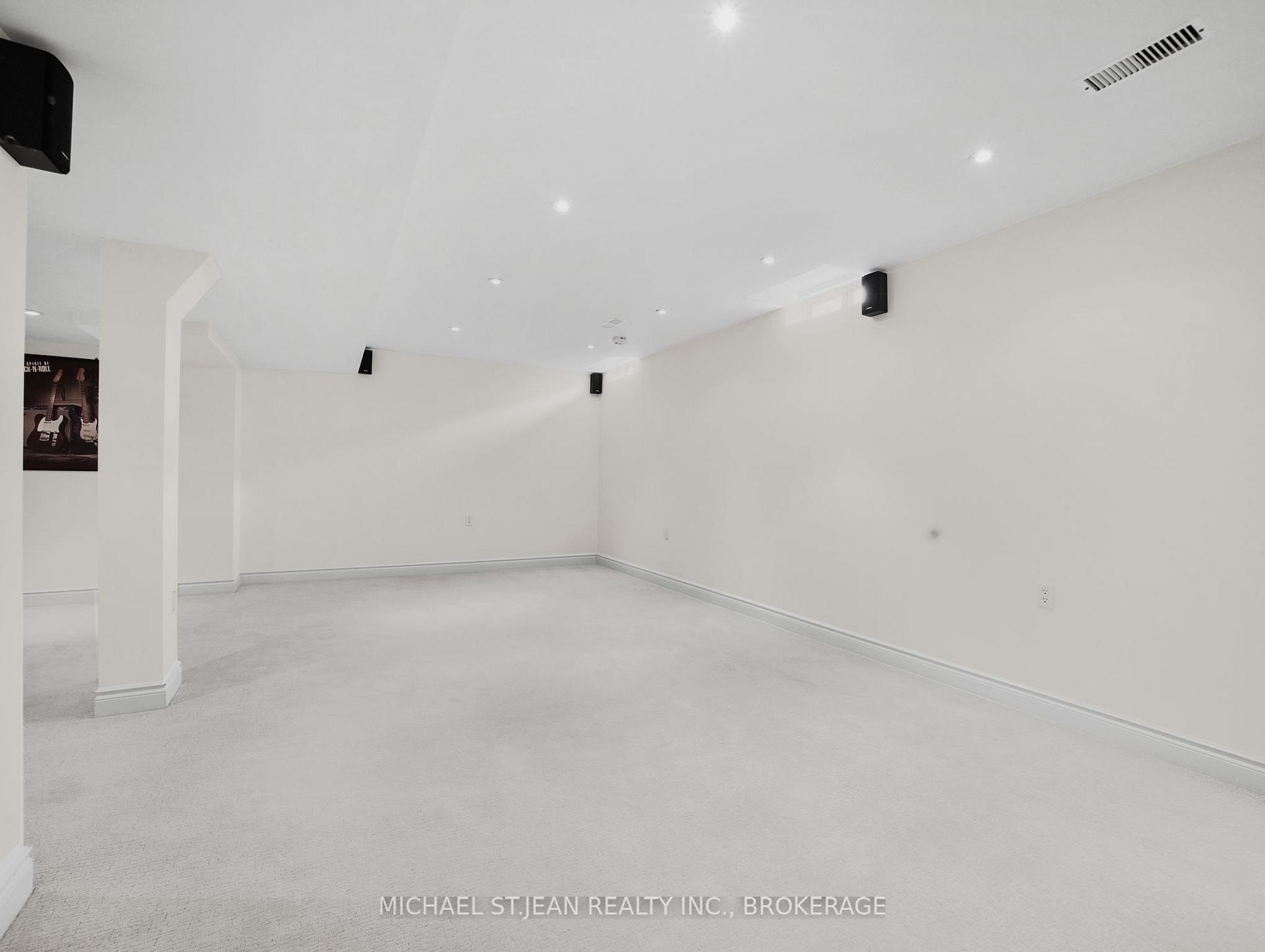 Photo 32 of 115 Emick Drive, Hamilton, Ancaster — HOMEH