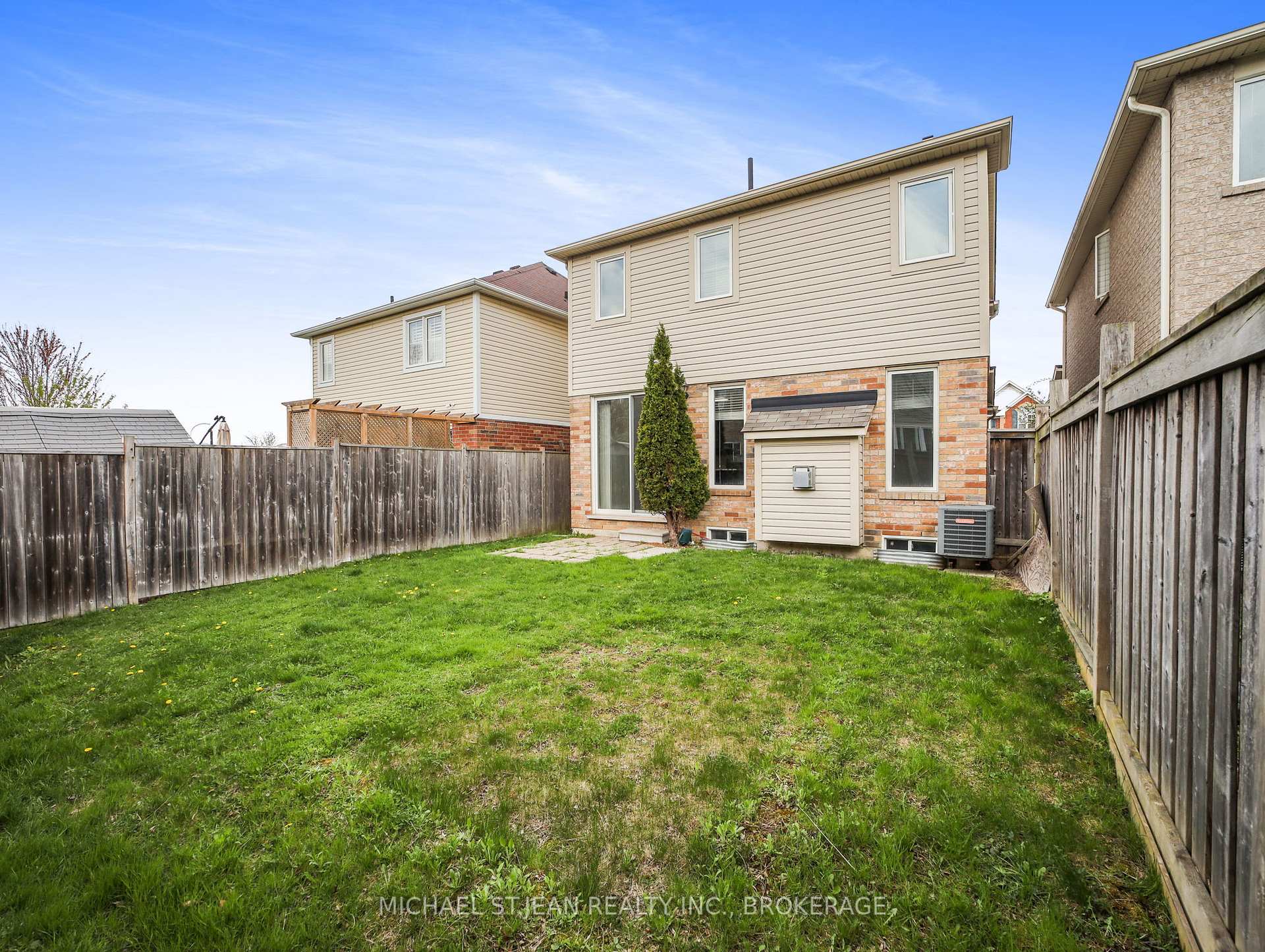 Photo 38 of 115 Emick Drive, Hamilton, Ancaster — HOMEH