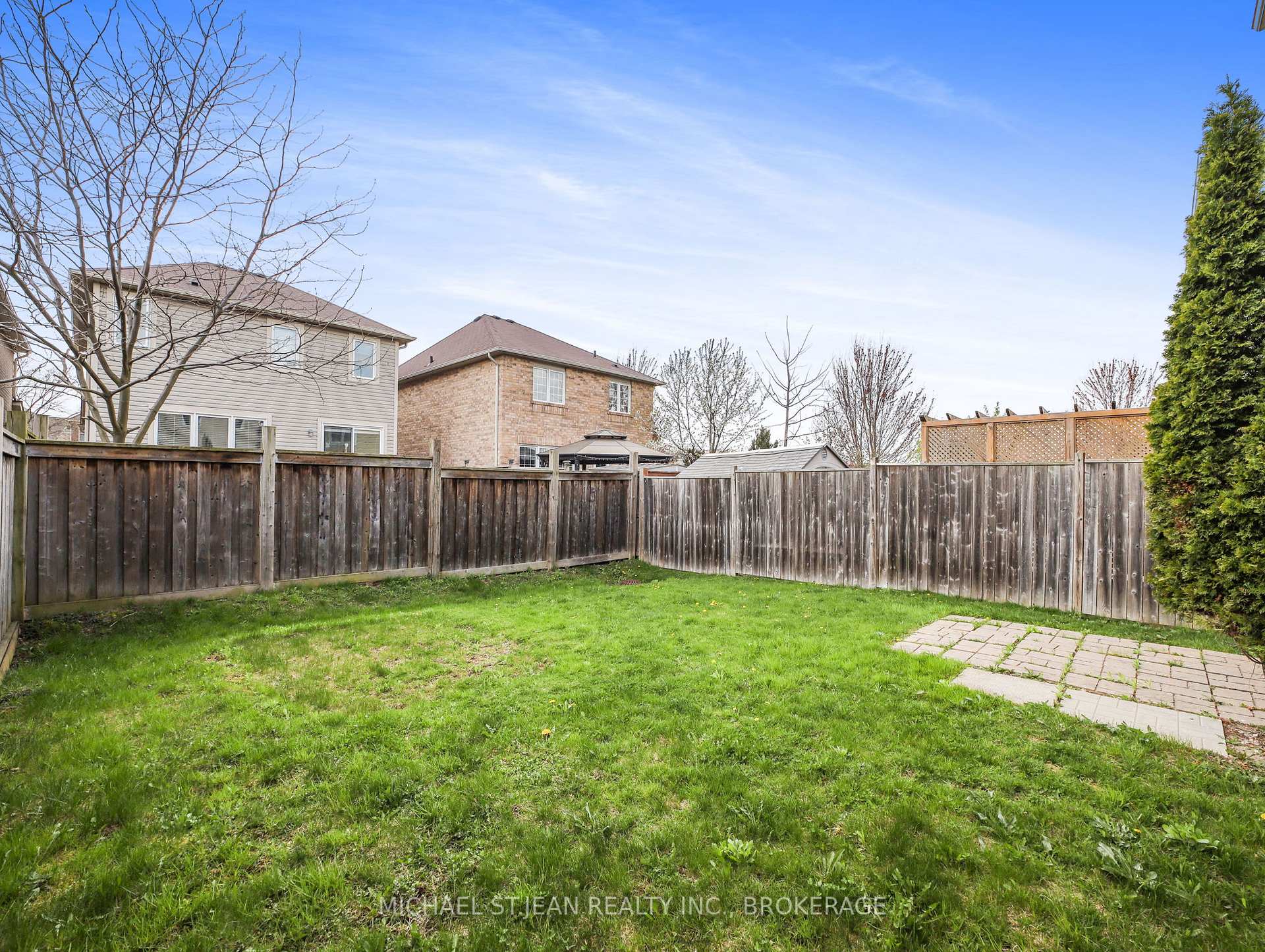 Photo 39 of 115 Emick Drive, Hamilton, Ancaster — HOMEH