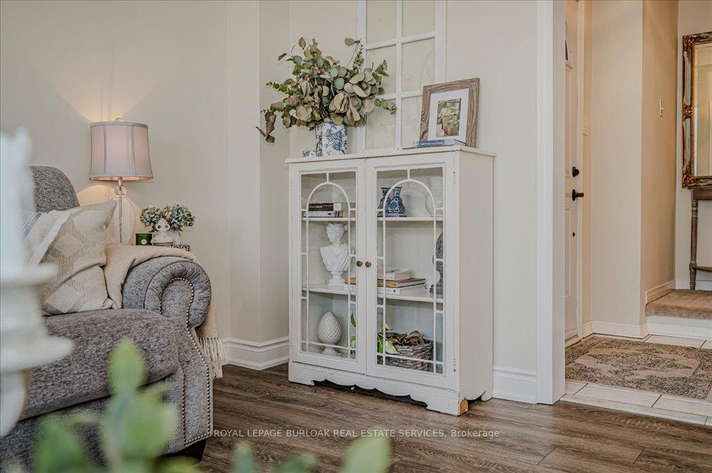 Photo 4 of 67 Harnesworth Crescent, Hamilton, Waterdown — HOMEH