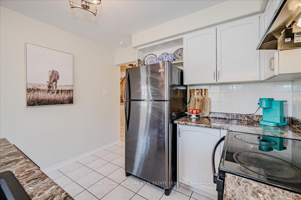 Photo 6 of 67 Harnesworth Crescent, Hamilton, Waterdown — HOMEH