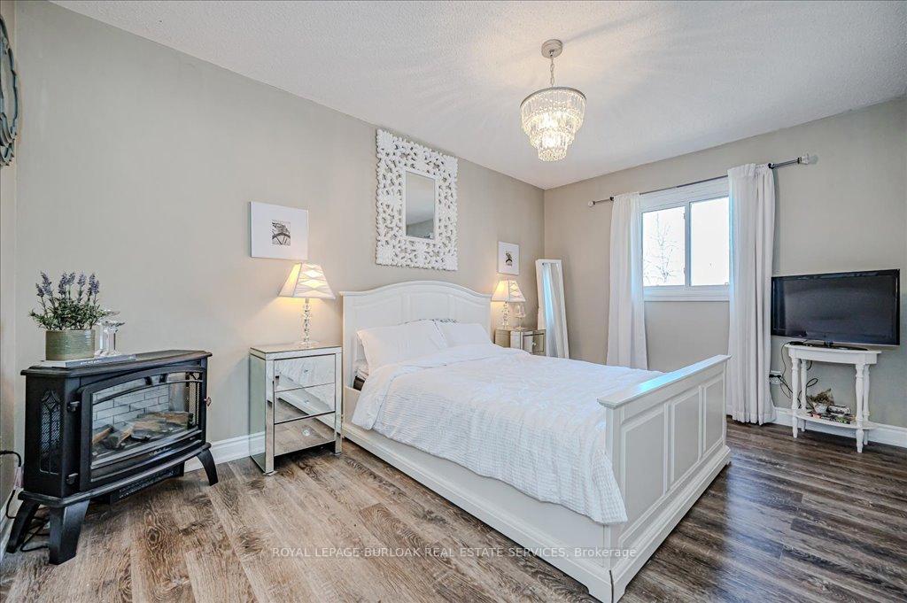 Photo 14 of 67 Harnesworth Crescent, Hamilton, Waterdown — HOMEH