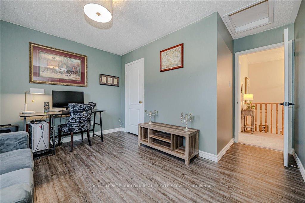 Photo 15 of 67 Harnesworth Crescent, Hamilton, Waterdown — HOMEH