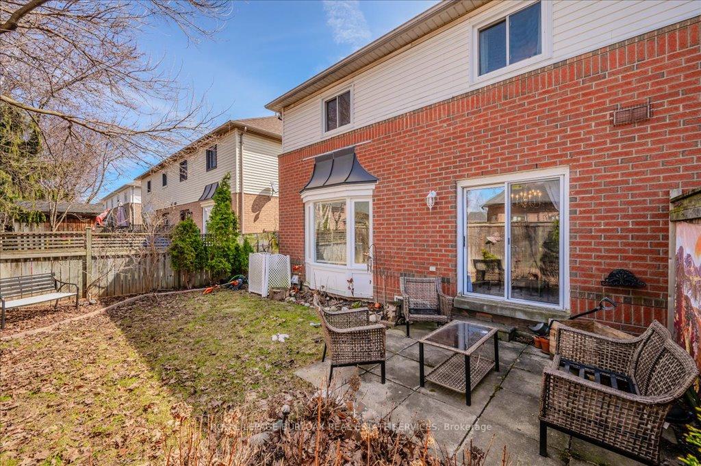 Photo 20 of 67 Harnesworth Crescent, Hamilton, Waterdown — HOMEH