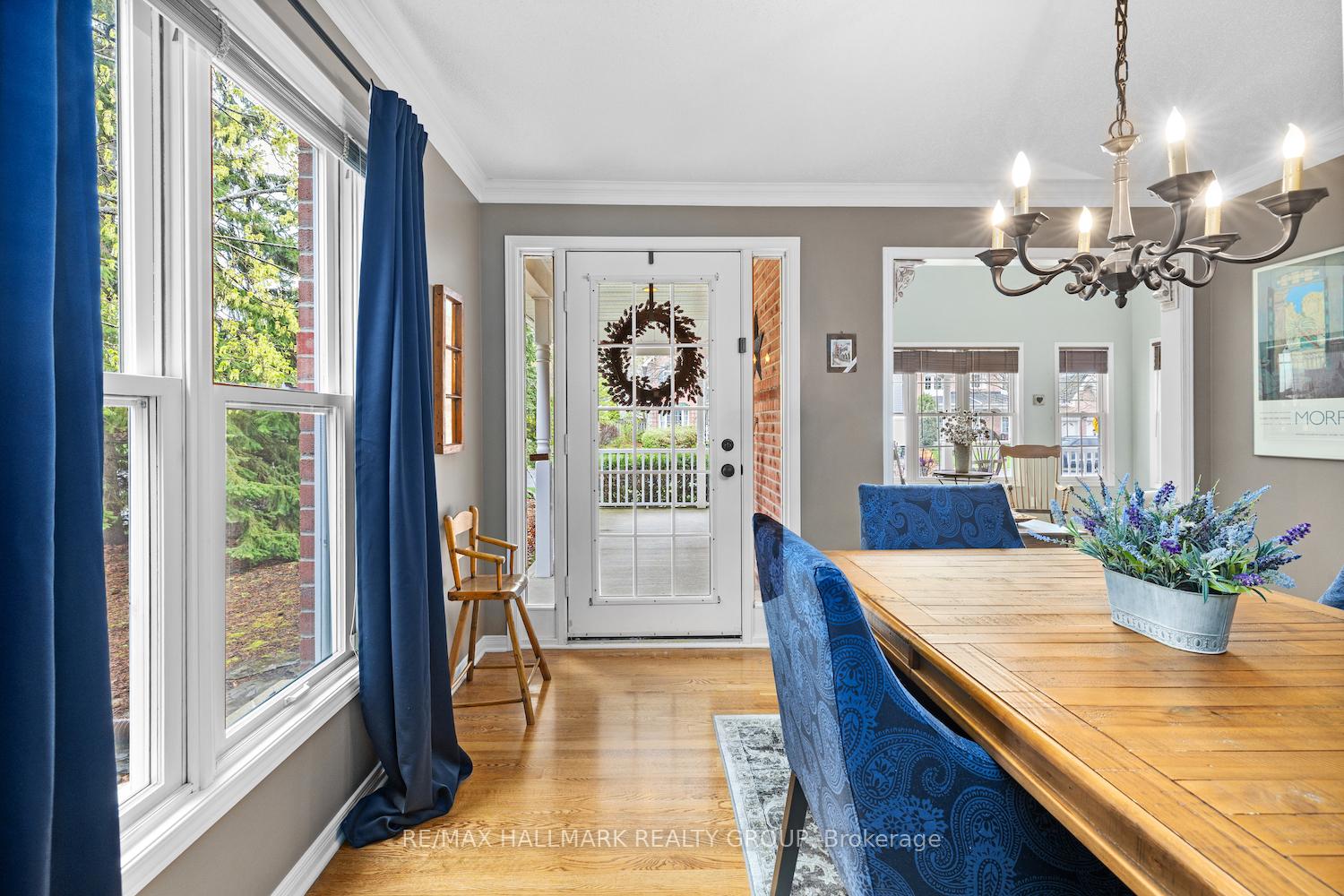 Photo 3 of 1 Crantham Crescent, Ottawa, Stittsville (Central) — HOMEH