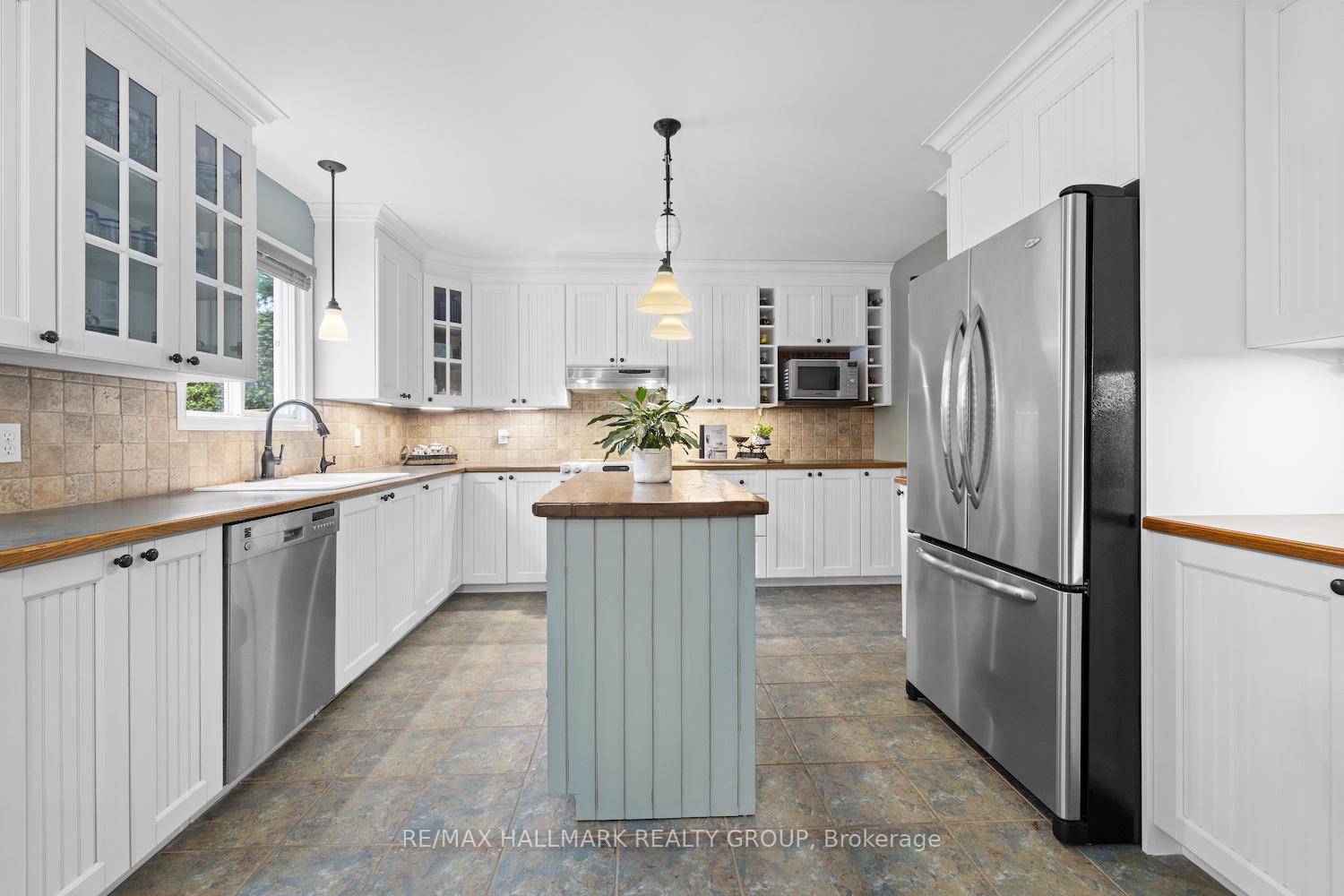 Photo 13 of 1 Crantham Crescent, Ottawa, Stittsville (Central) — HOMEH