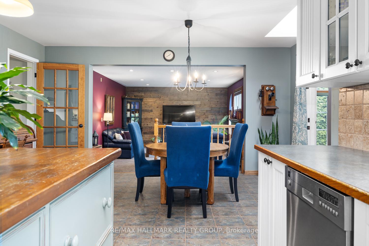 Photo 10 of 1 Crantham Crescent, Ottawa, Stittsville (Central) — HOMEH