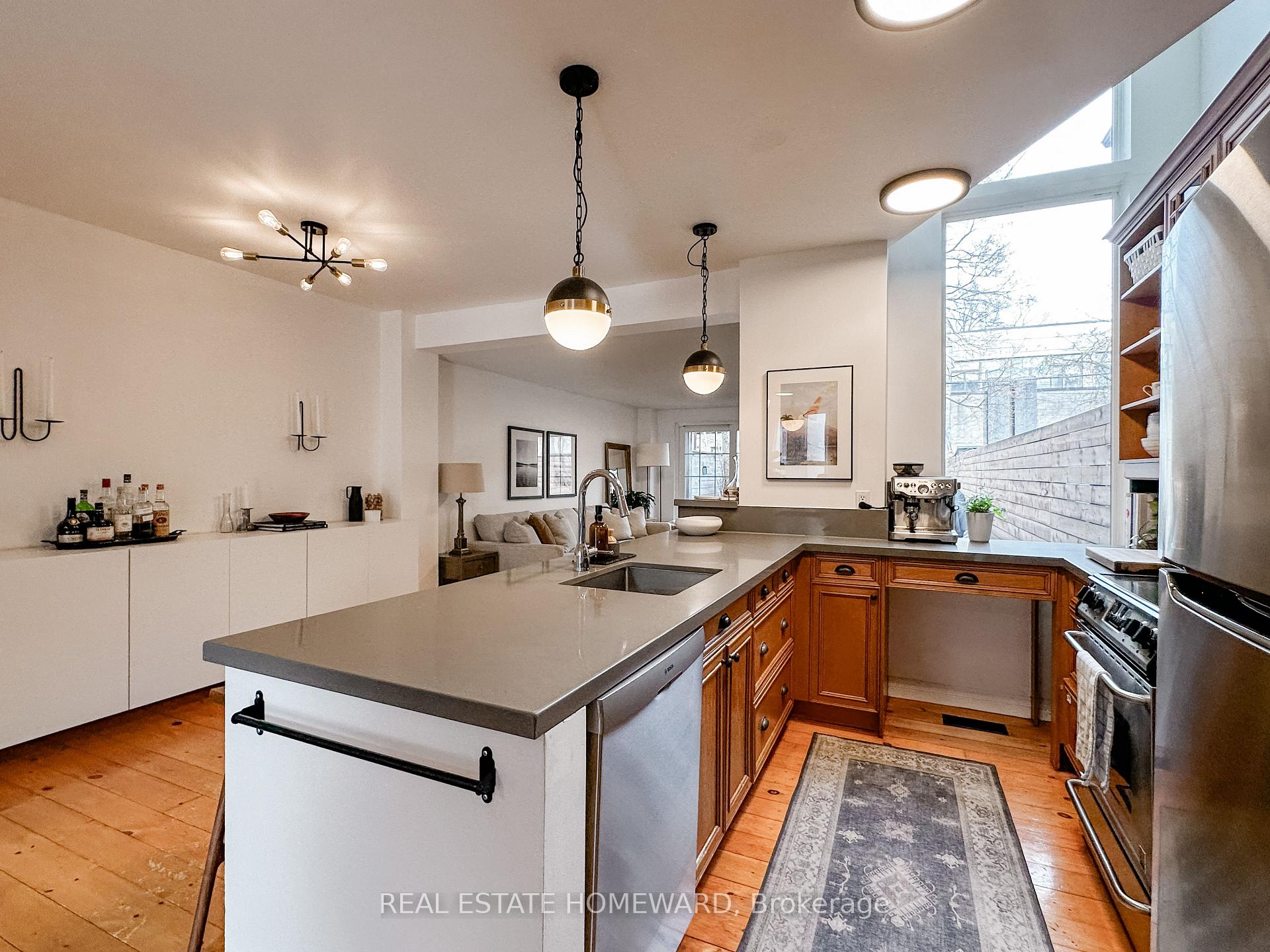Photo 2 of 211 Hamilton Street, Toronto, South Riverdale — HOMEH