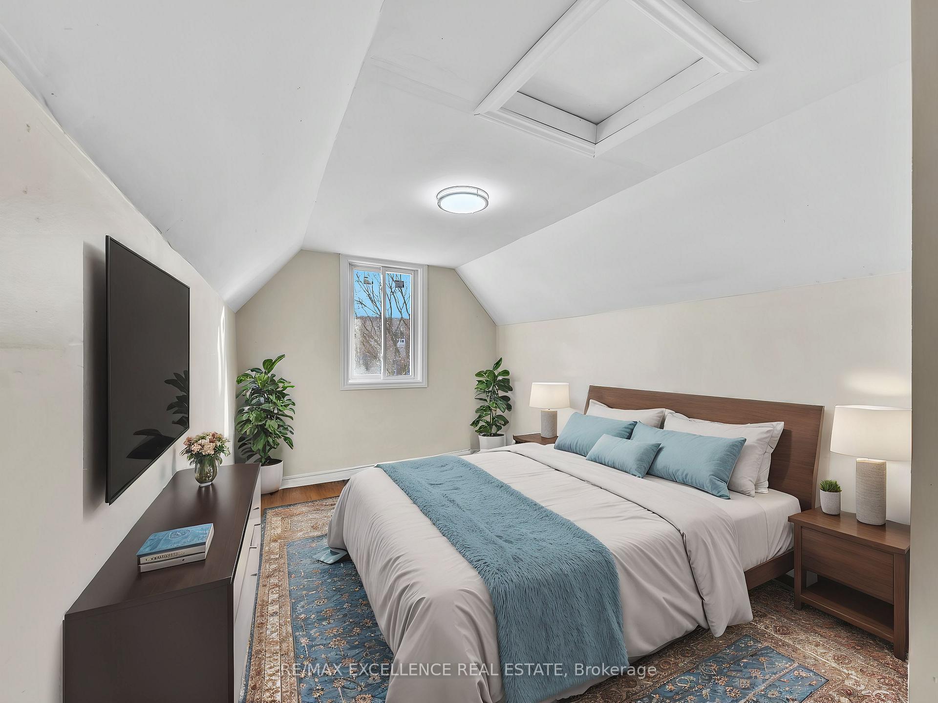 Photo 3 of 261 Cameron Avenue, Windsor — HOMEH