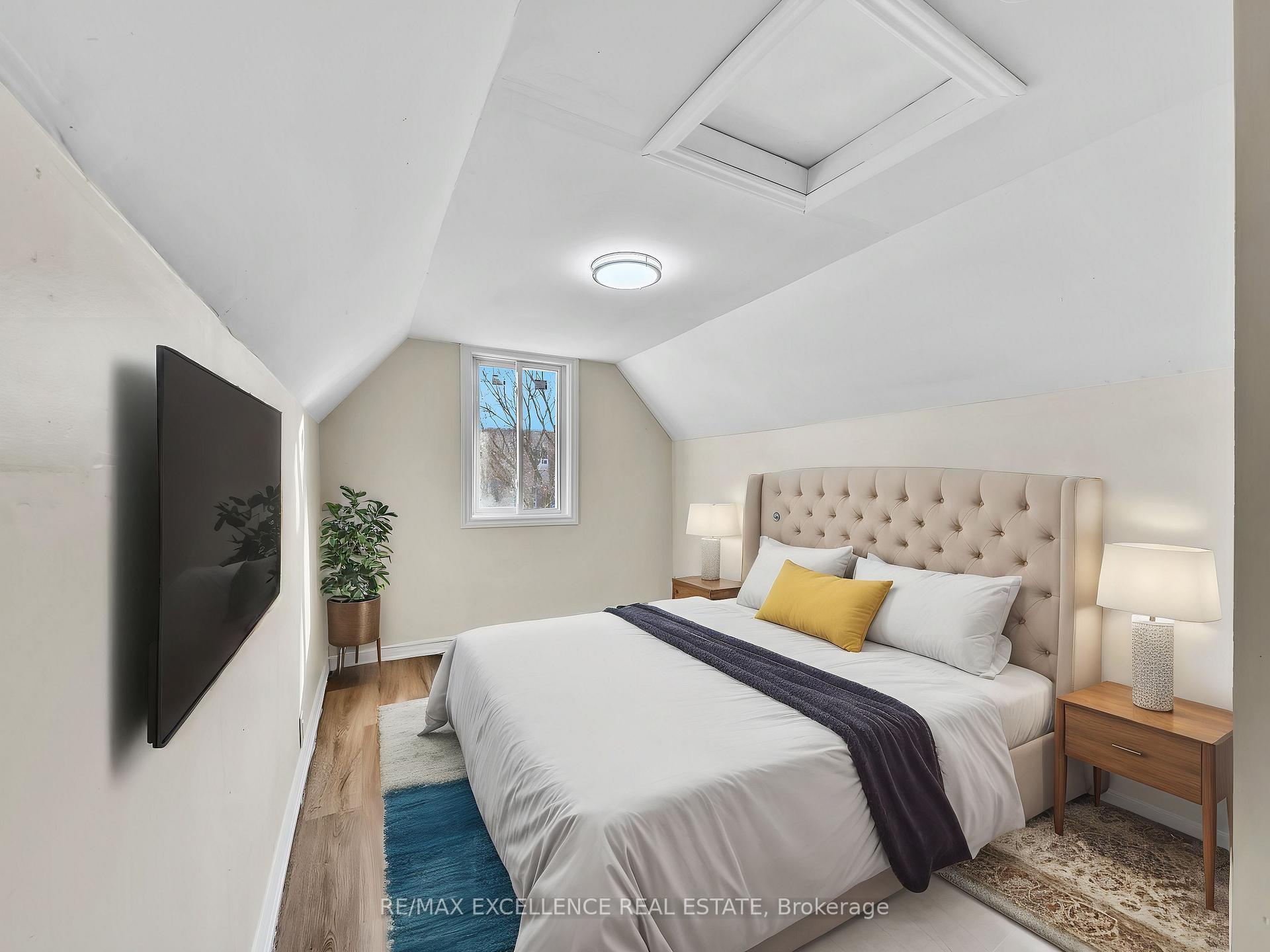 Photo 14 of 261 Cameron Avenue, Windsor — HOMEH